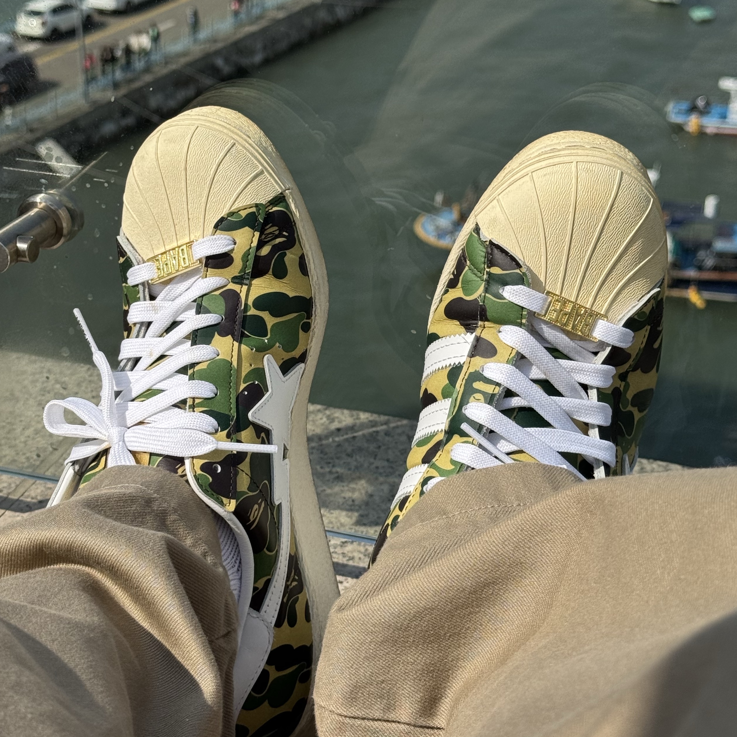 Adidas x BAPE Superstar 80s Green Camo 착용 스타일