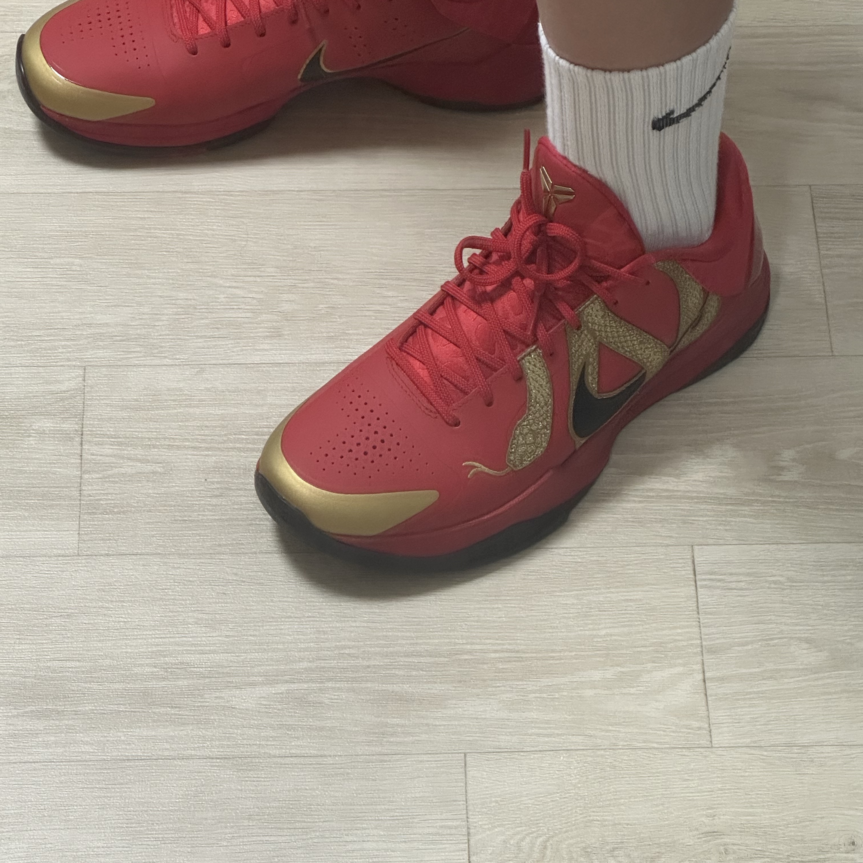 Nike Kobe 5 Protro Year of the Mamba University Red 착용 스타일