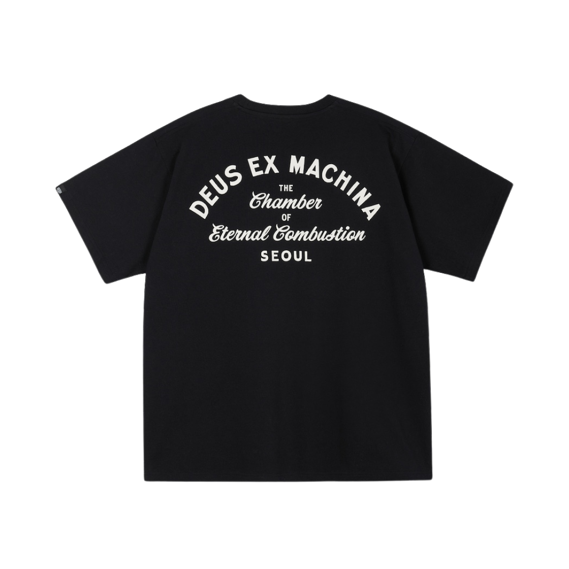 데우스 엑스 마키나 서울 스크립트 어드레스 티셔츠 블랙(Deus Ex Machina Seoul Script Address T-Shirt Black)