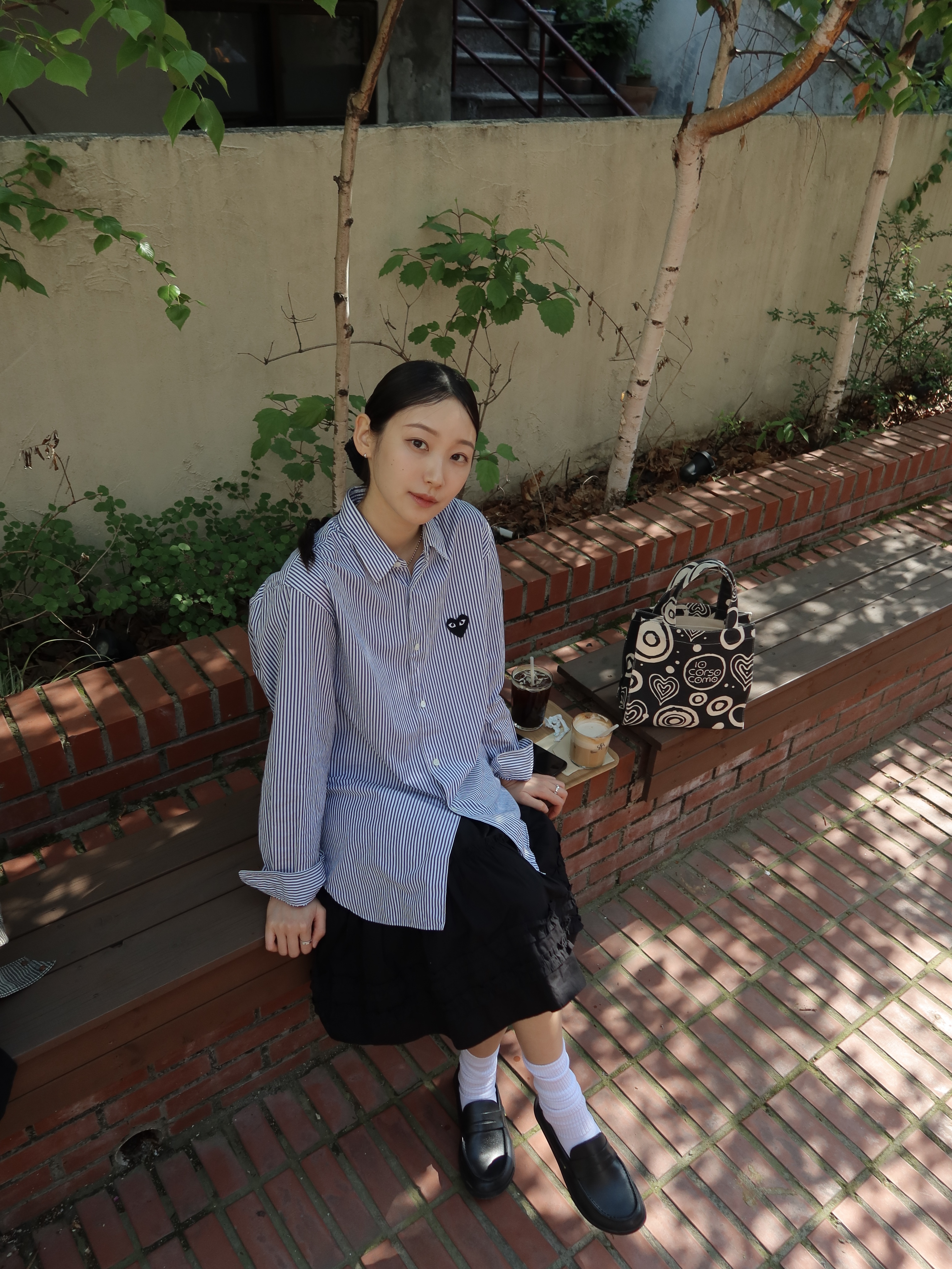 Play Comme des Garcons Striped Black Heart Shirt Blue 착용 스타일 - 4