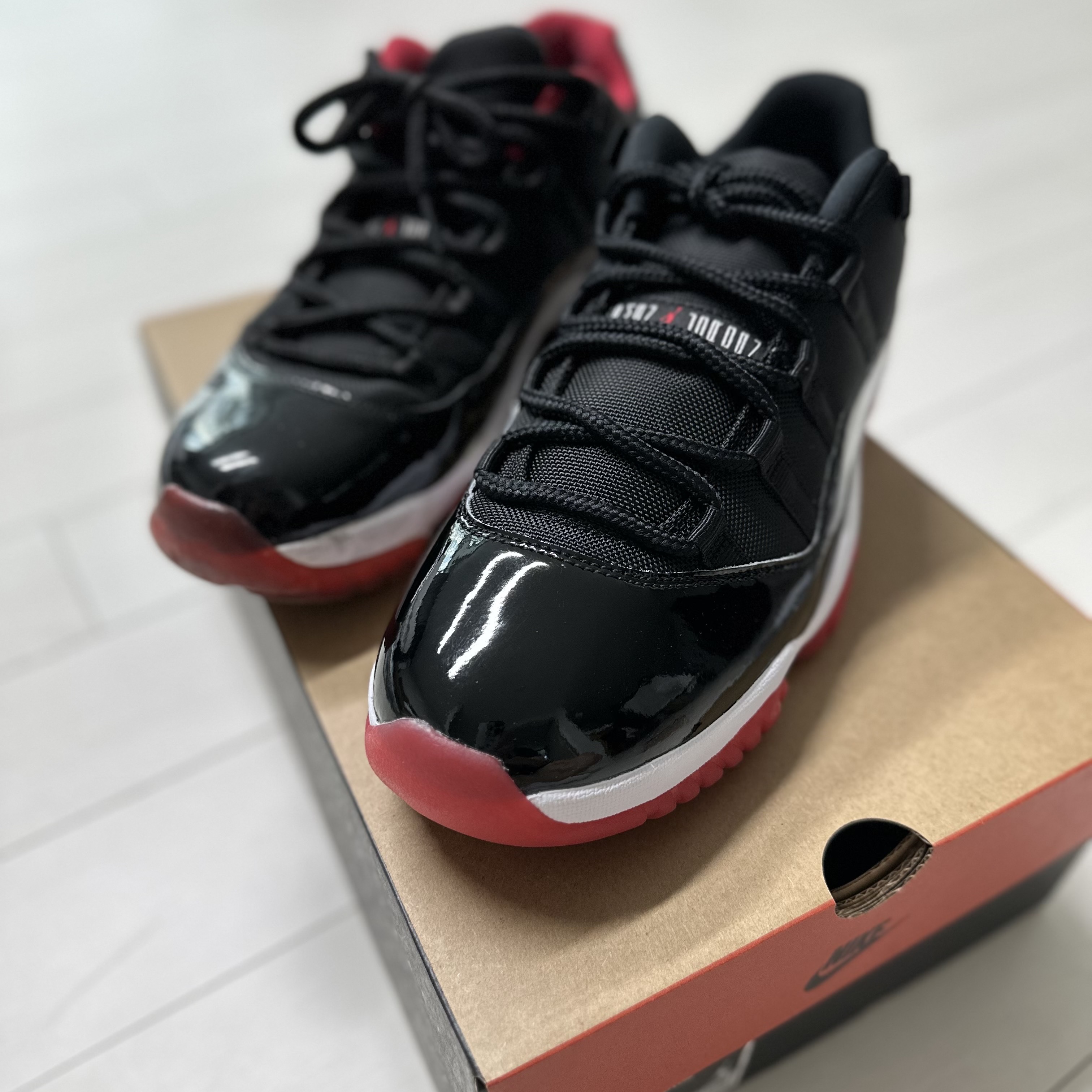 Jordan 11 Retro Low Bred 2025, Jordan 11 Retro Low Bred 착용 스타일 - 1