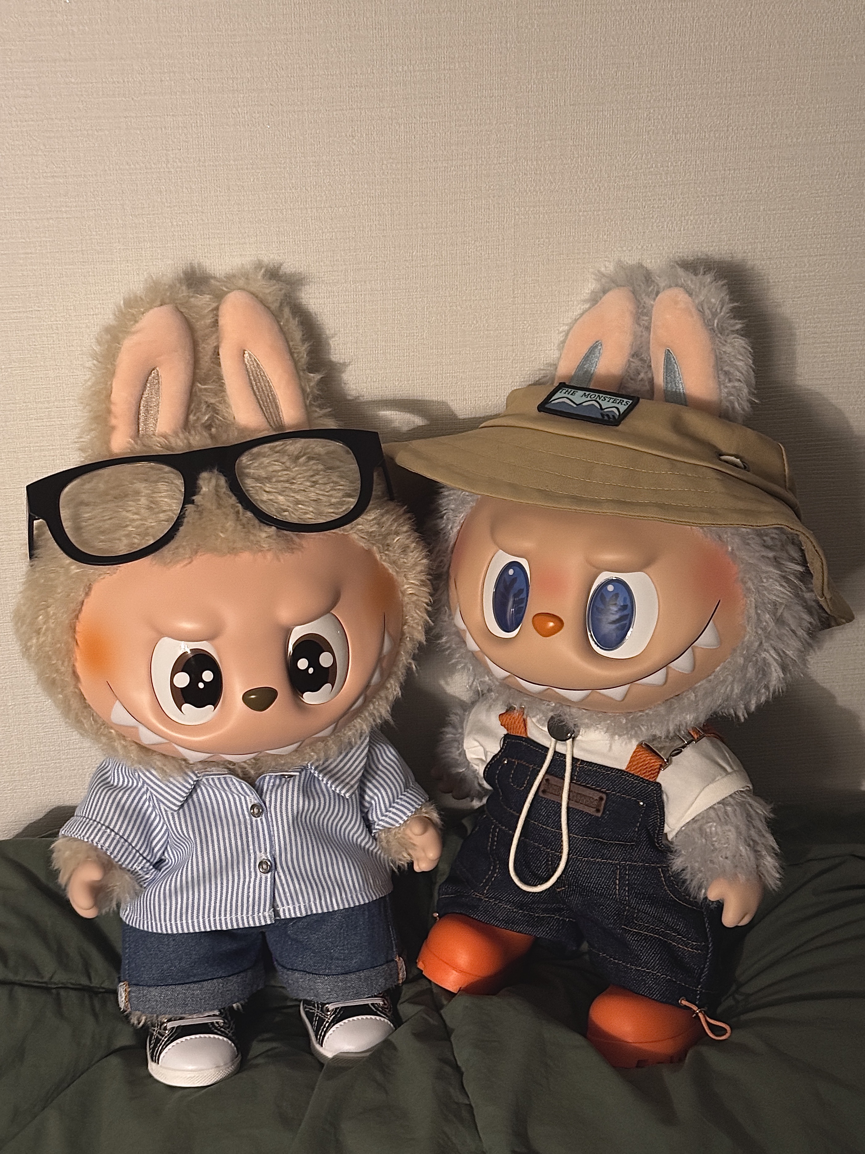 Pop Mart The Monsters Fall In Wild Labubu Series Plush Doll, Pop Mart Labubu Flip with Me Doll 착용 스타일 - 3
