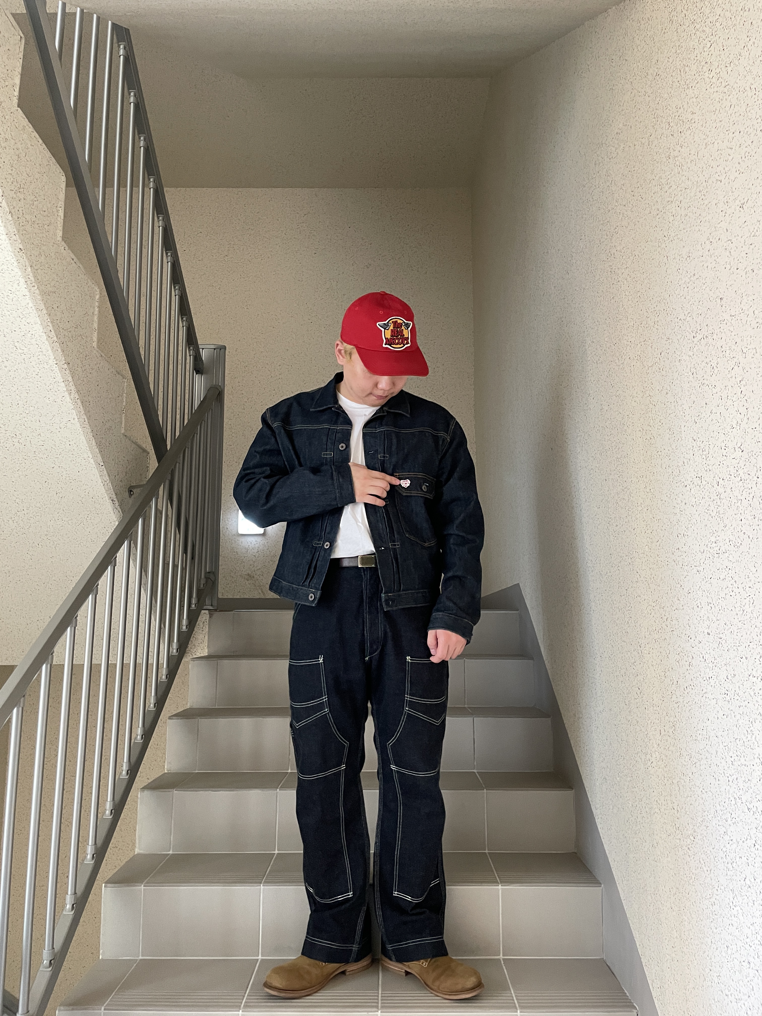 Kapital 14 oz. Denim 1ST One Wash Jacket Indigo, The Real McCoy's Logo Baseball Cap Red 착용 스타일 - 5