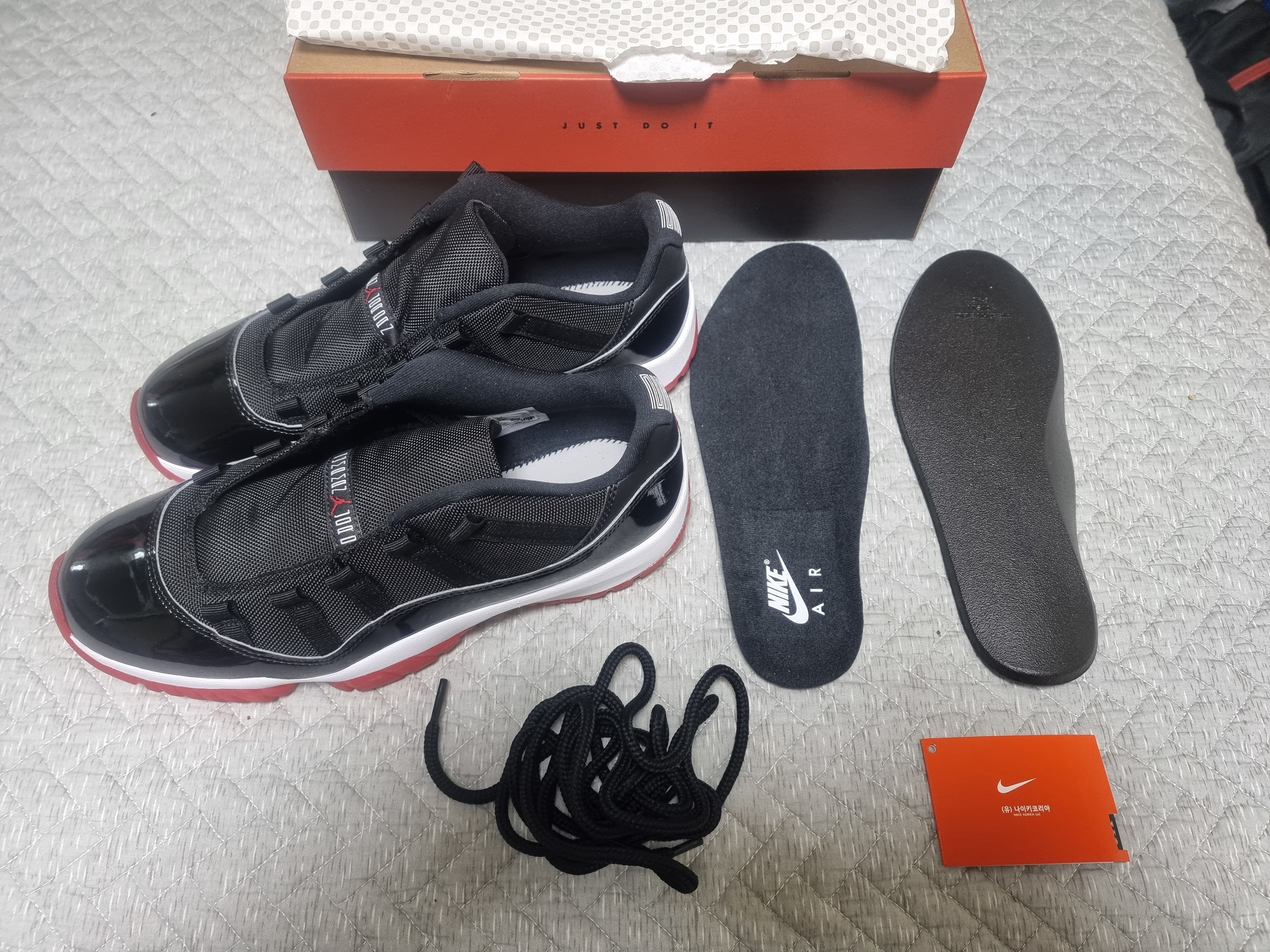 Jordan 11 Retro Low Bred 2025 착용 스타일 - 1