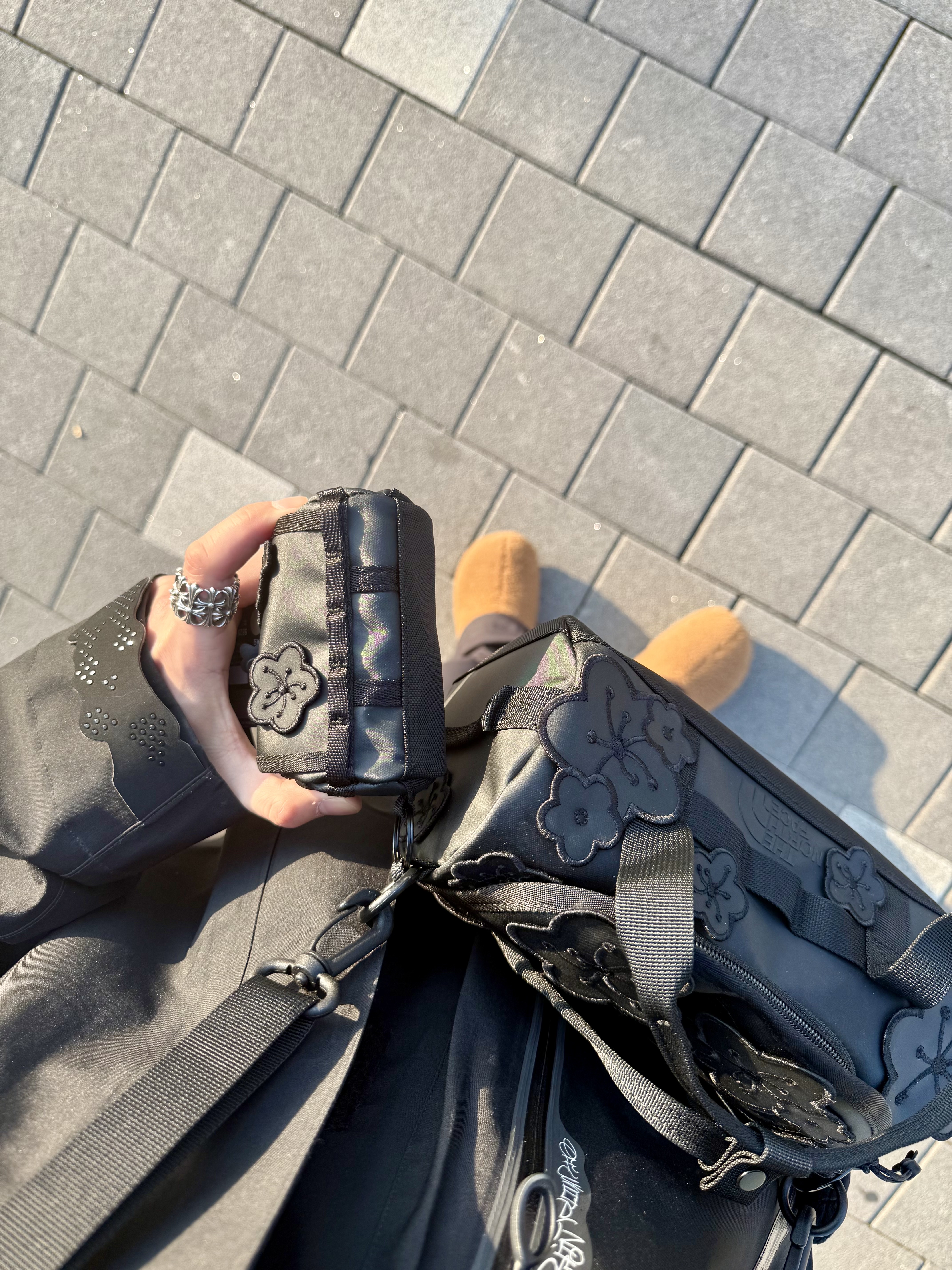 The North Face x Cecilie Bahnsen Base Camp Clutch Black 착용 스타일