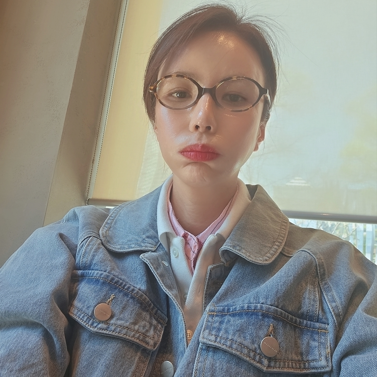 (W) Miu Miu Regard Sunglasses Blue Lenses Honey Tortoiseshell Acetate Standard fit, (W) Nike Air Superfly Metallic Silver and Black 착용 스타일 - 1