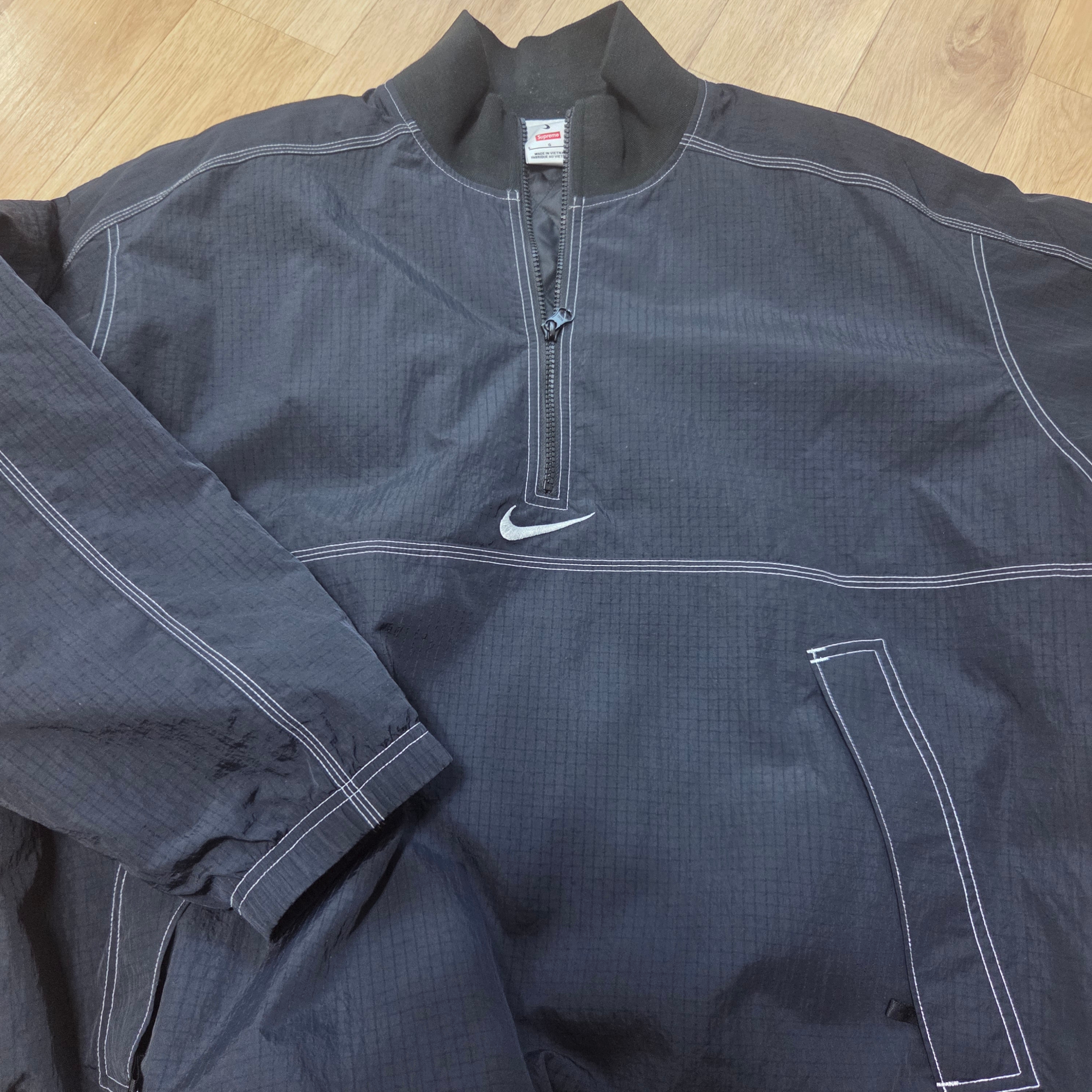 Supreme x Nike Ripstop Pullover Black - 24SS 착용 스타일 - 2