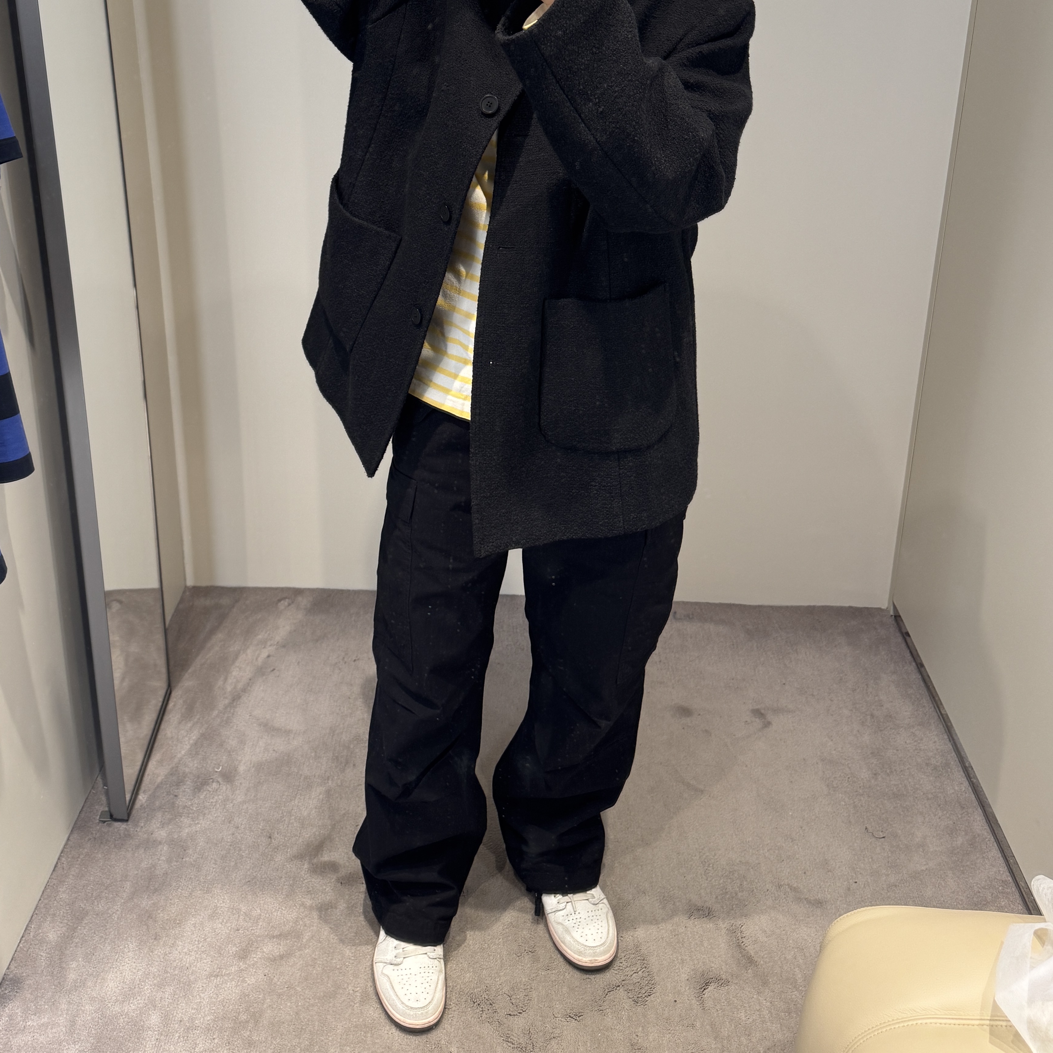 Nanamica Cargo Pants Black, Jordan 1 x A Ma Maniere Retro High OG SP Sail and Burgundy 착용 스타일