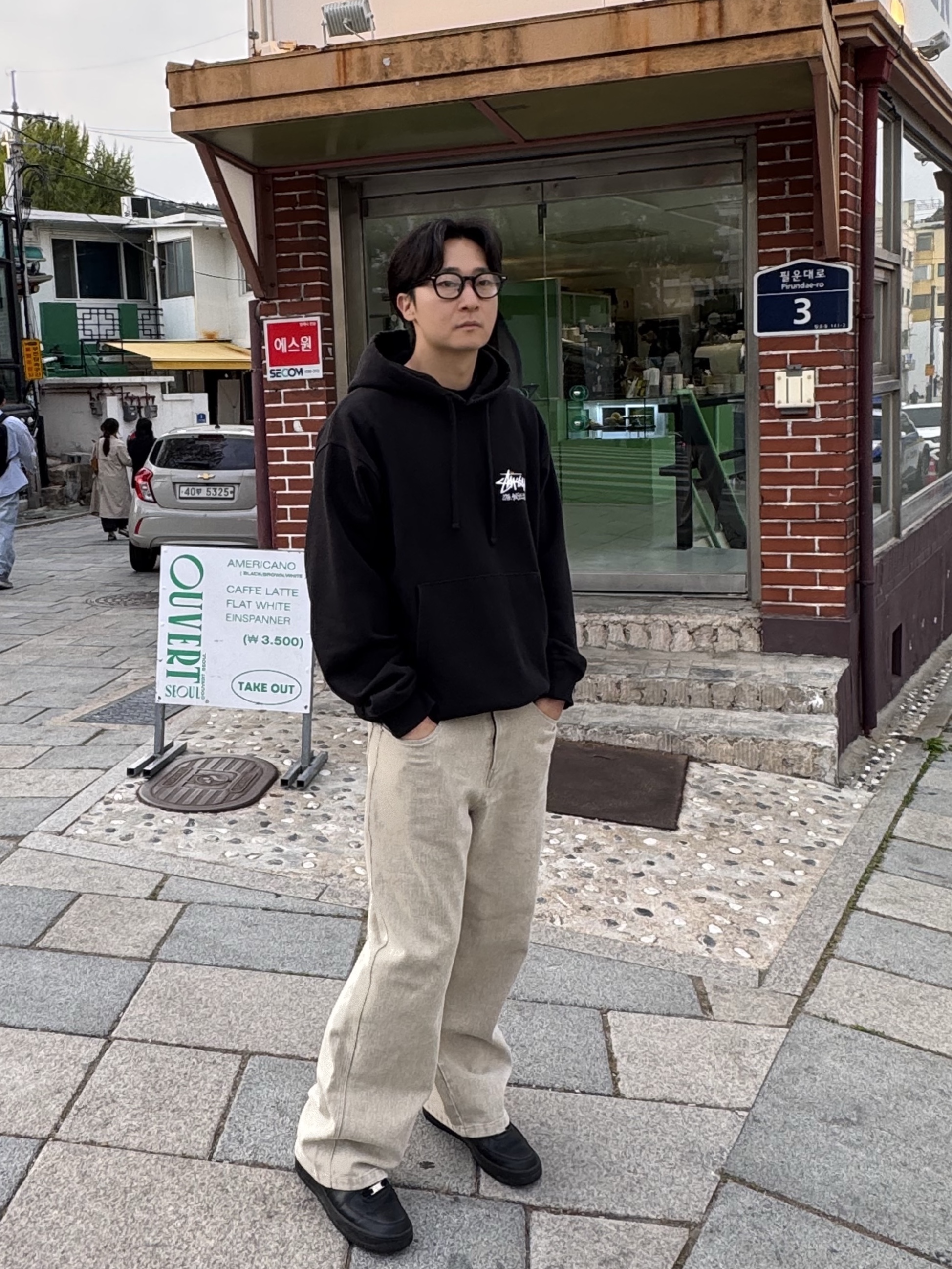 Nike Air Force 1 '07 Low Triple Black, Permanent Archive Vintage Washed Baggy Pants Beige 착용 스타일