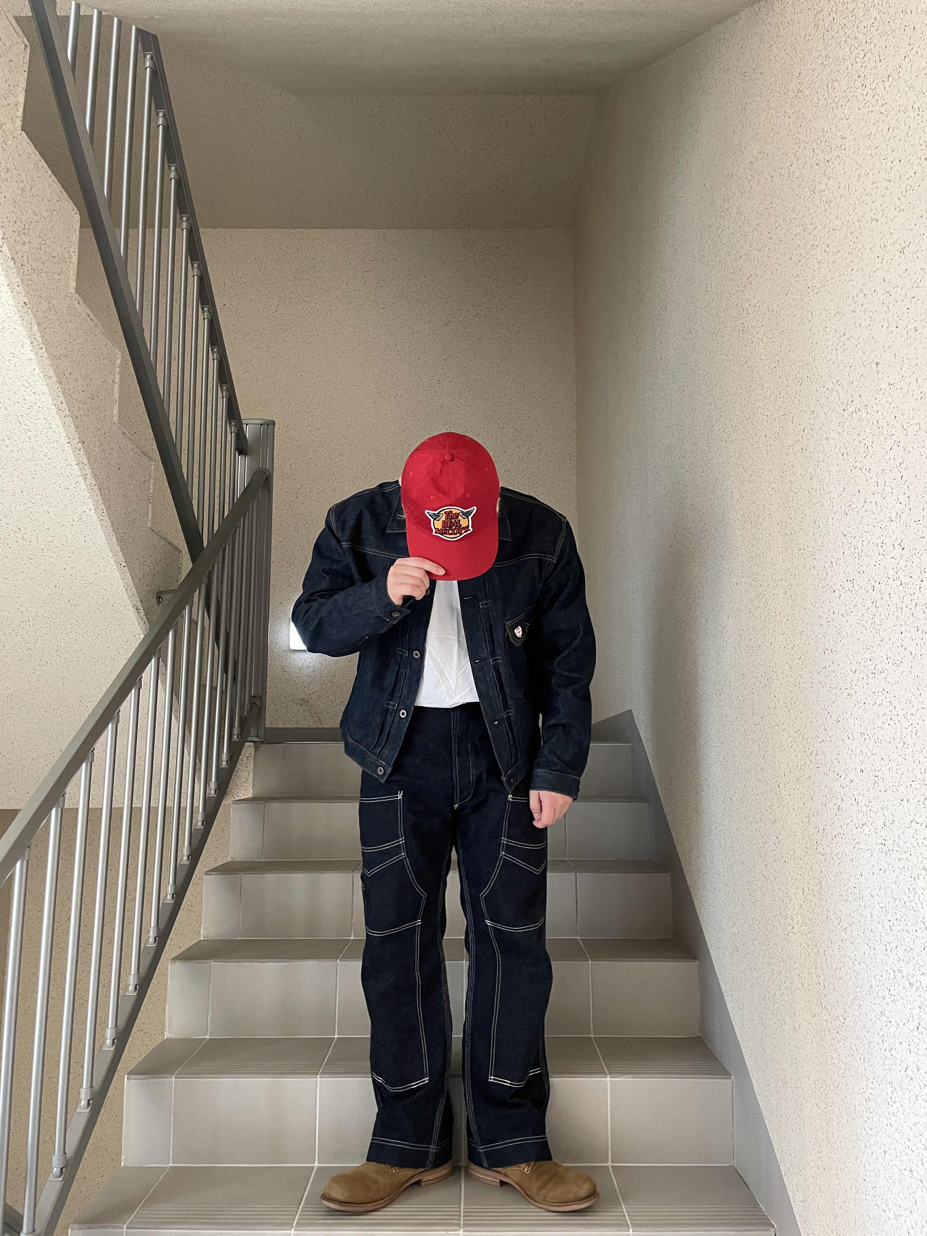 Kapital 14 oz. Denim 1ST One Wash Jacket Indigo, The Real McCoy's Logo Baseball Cap Red 착용 스타일 - 4
