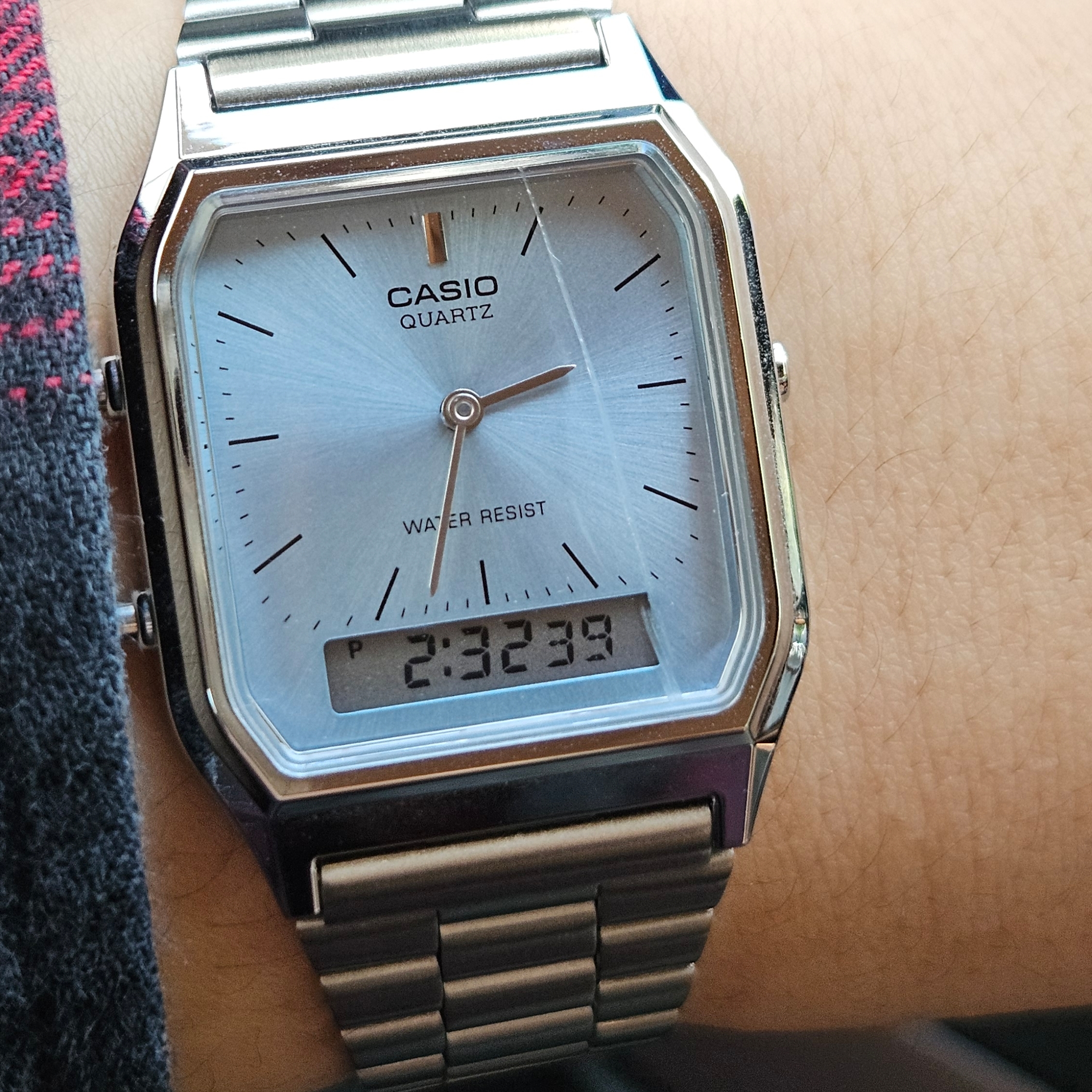 Casio AQ-230A-2A1MQY 착용 스타일 - 2