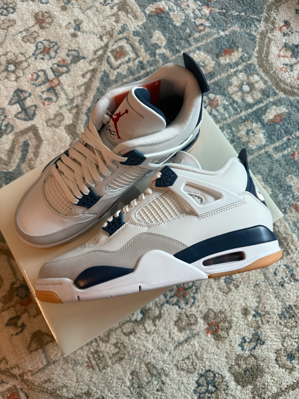 Jordan 4 x Nike SB Retro SP Navy 착용 스타일 - 1