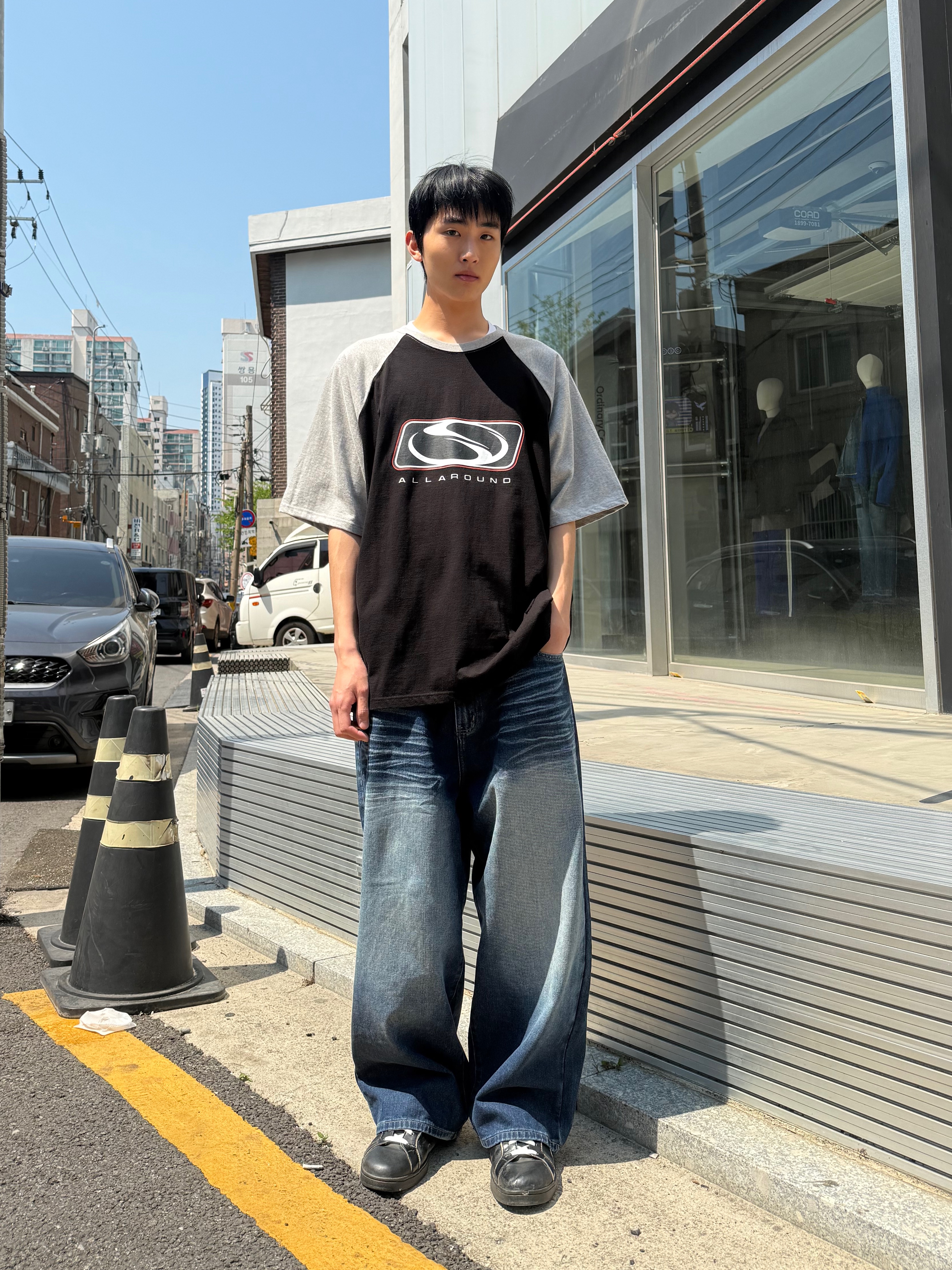 SPORT CHAMBER SC Big Flash Raglan T-Shirt Black 착용 스타일 - 1