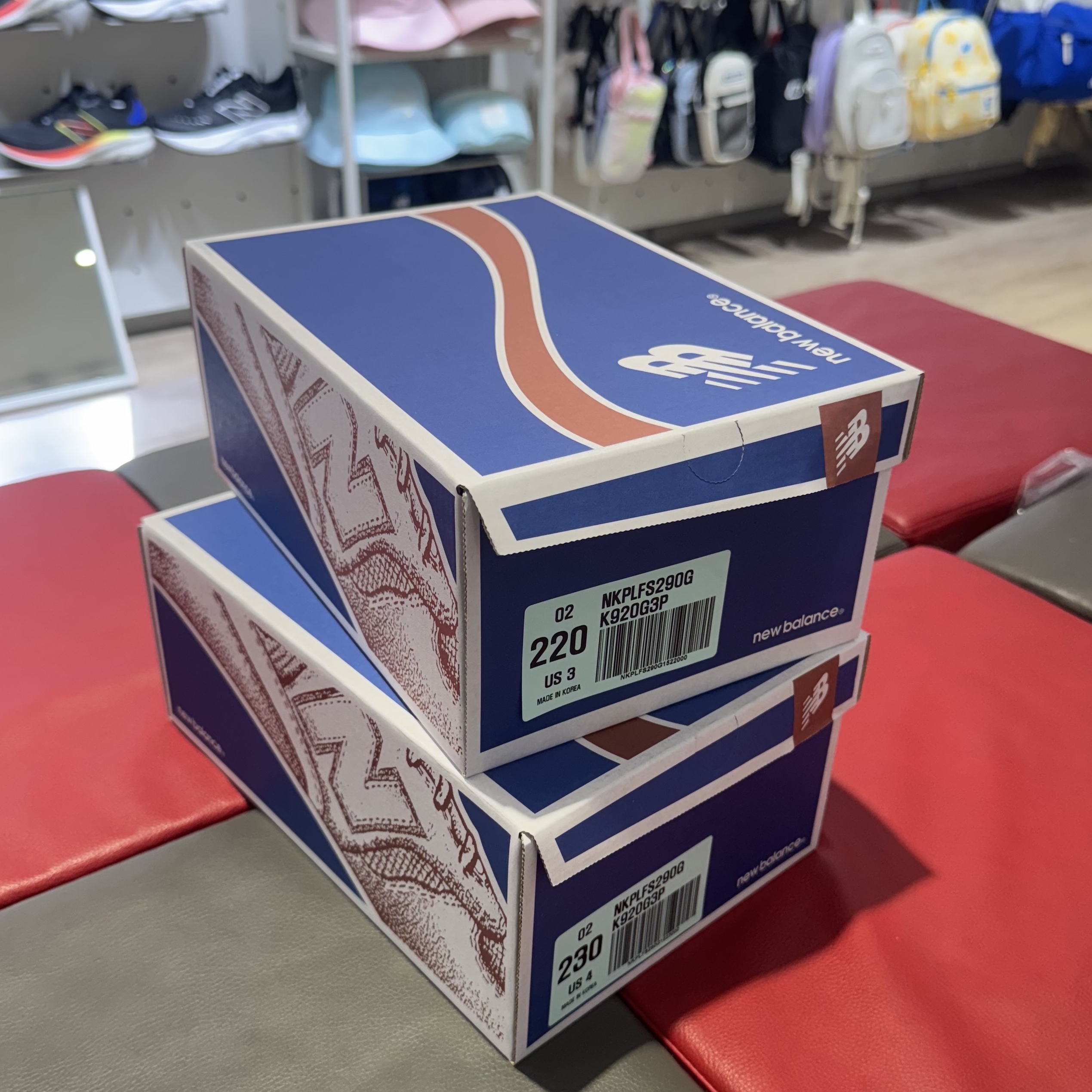 (Kids) New Balance Freedle 920 Sandal Gray 착용 스타일 - 2