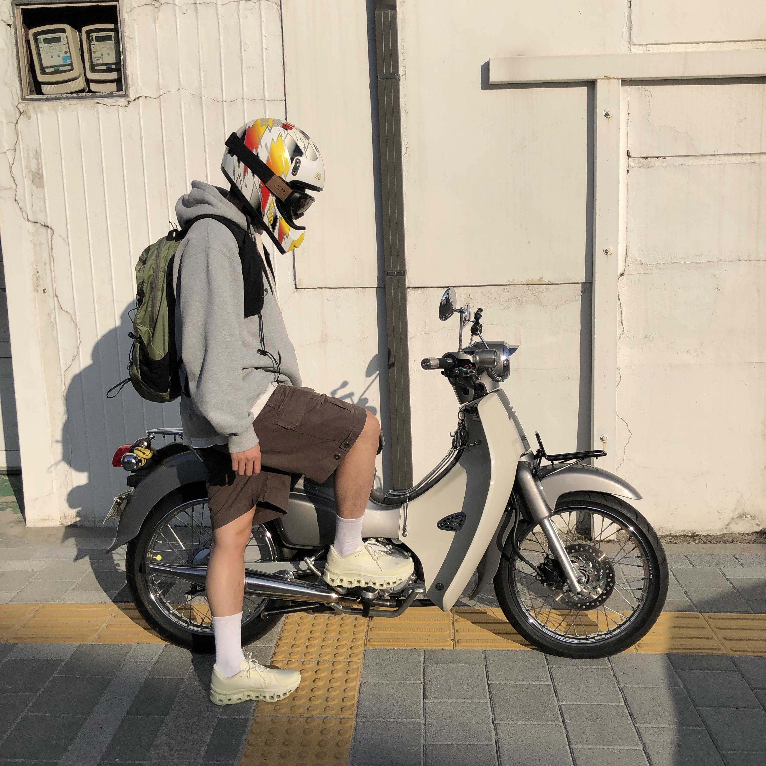 On Running x Post Archive Faction (Paf) Cloudmonster 2 Seedling White, Supreme Small Box Drawcord Hooded Sweatshirt Heather Grey - 23FW 착용 스타일 - 3