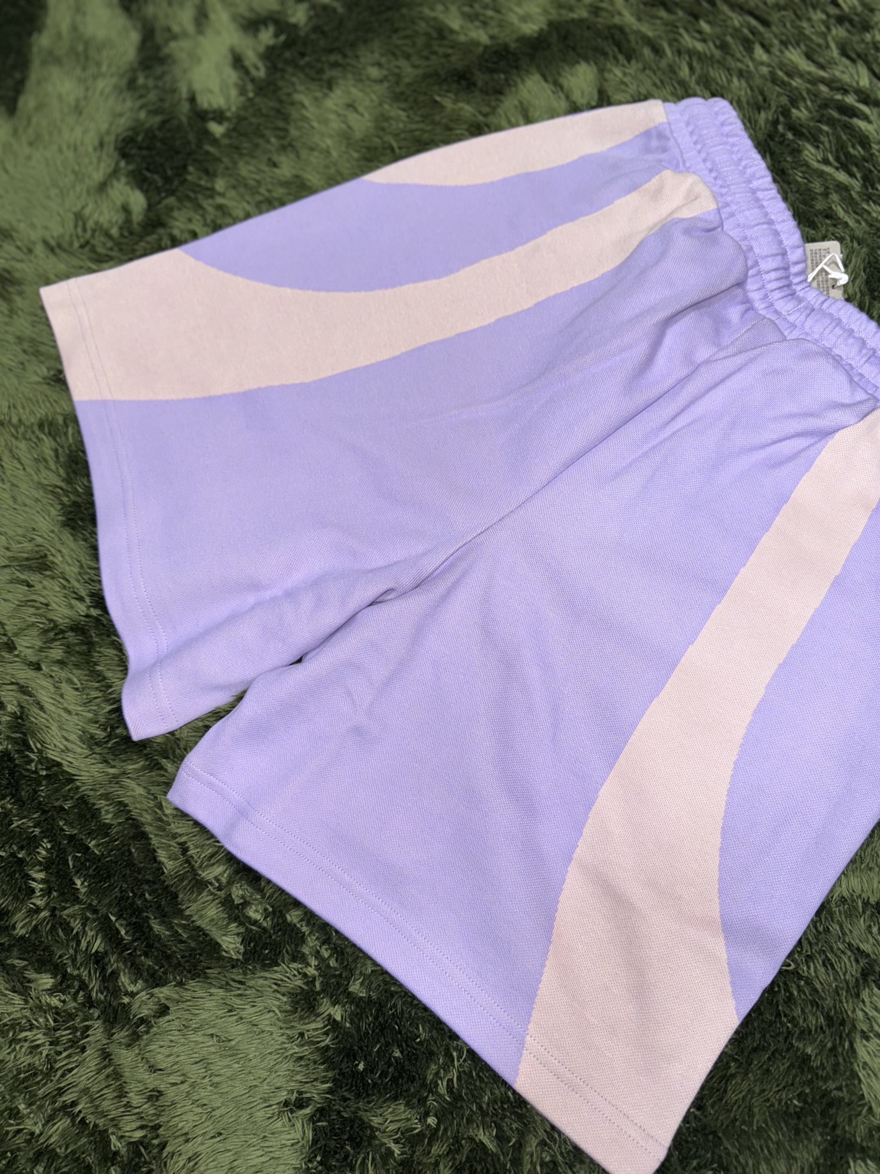 Puma x KidSuper Shorts Vivid Violet 착용 스타일 - 8