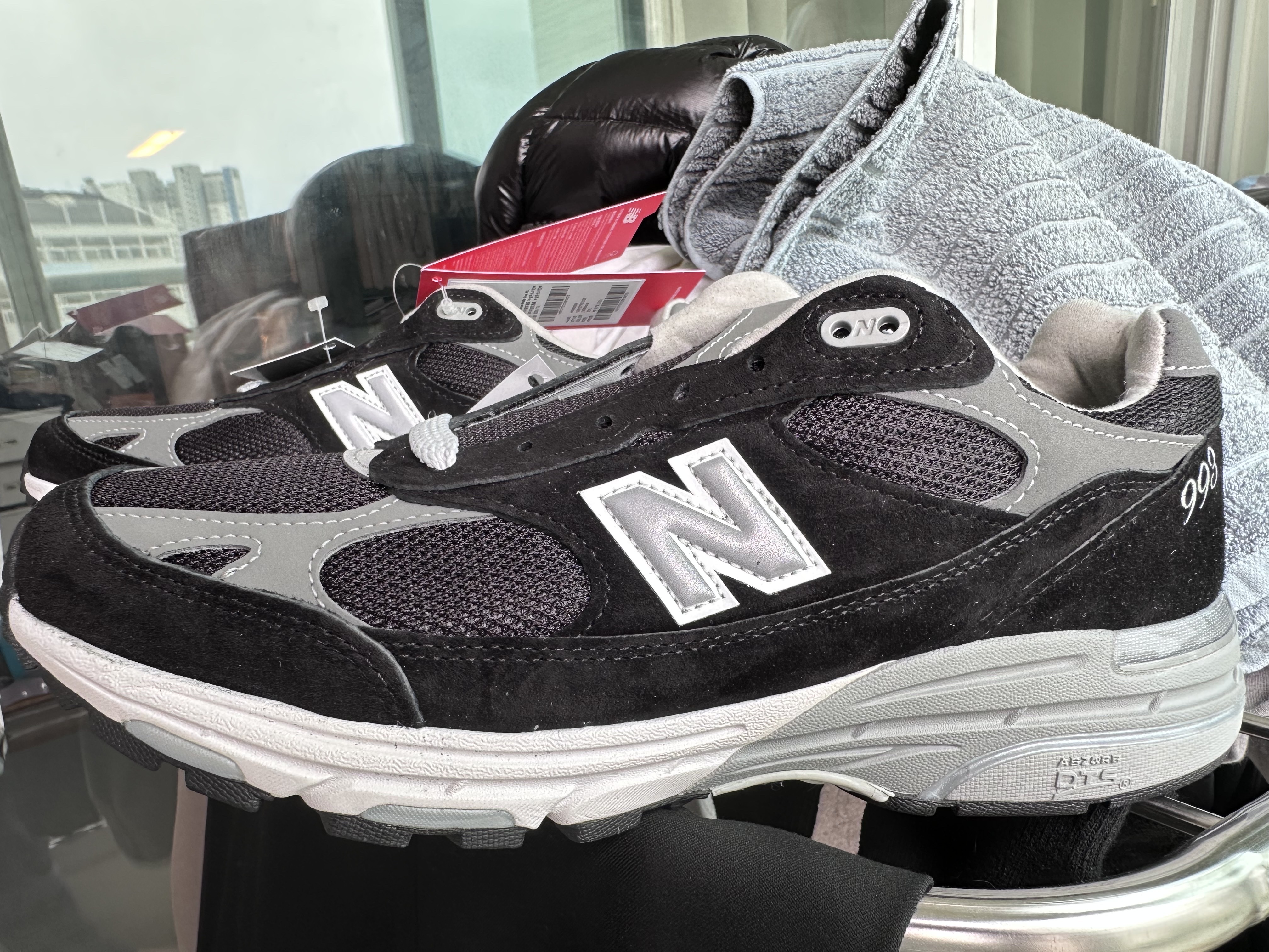 New Balance 993 Made in USA Black - D Standard 착용 스타일