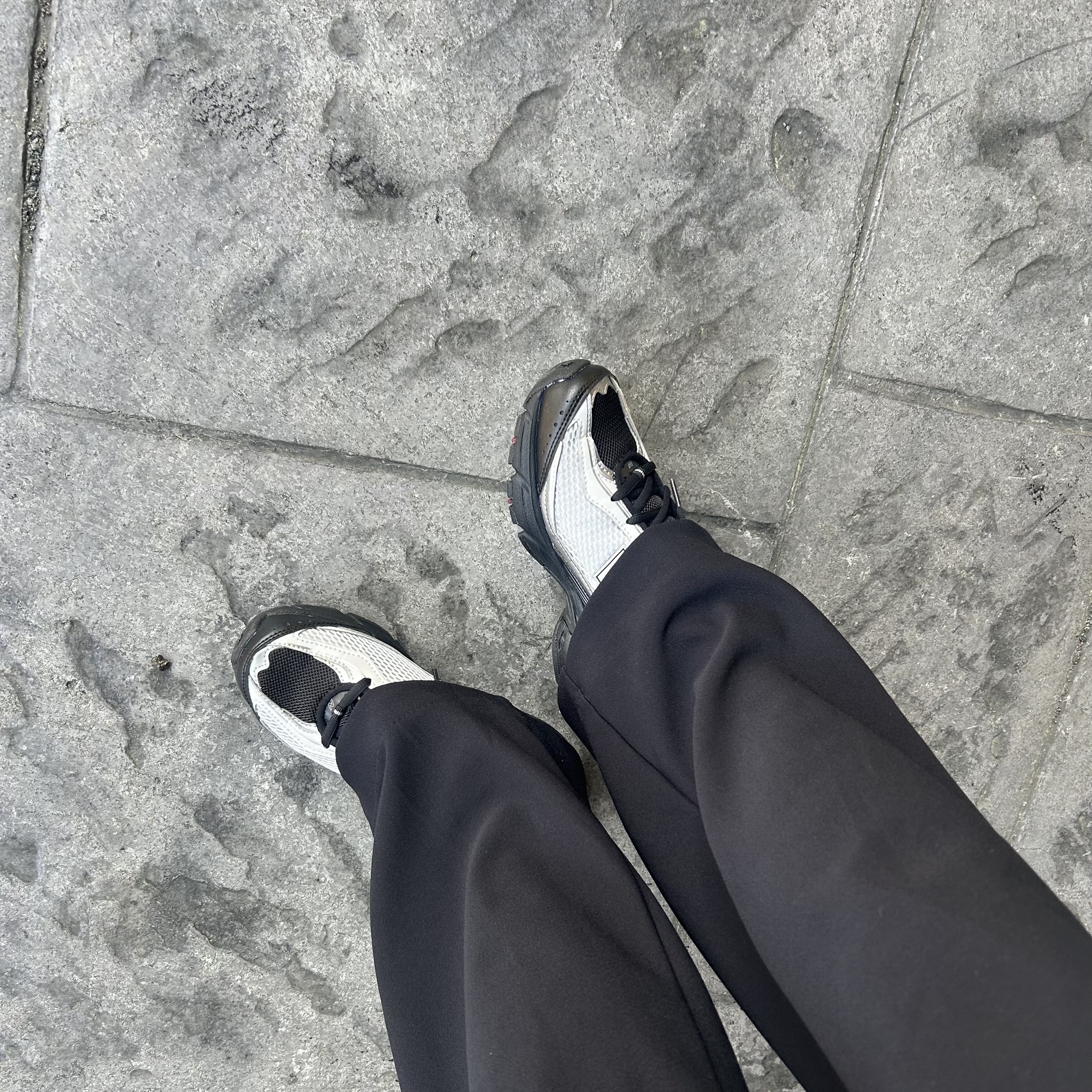 New Balance 509 Black Gray 착용 스타일