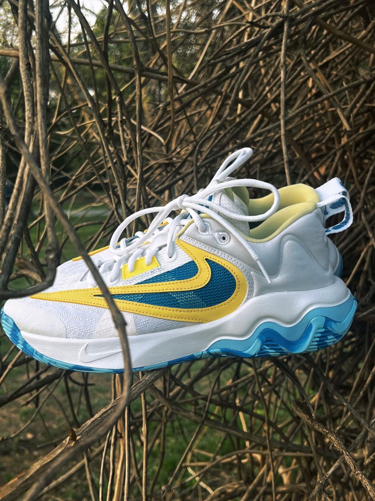 Nike Giannis Immortality 3 EP White Light Photo Blue 착용 스타일