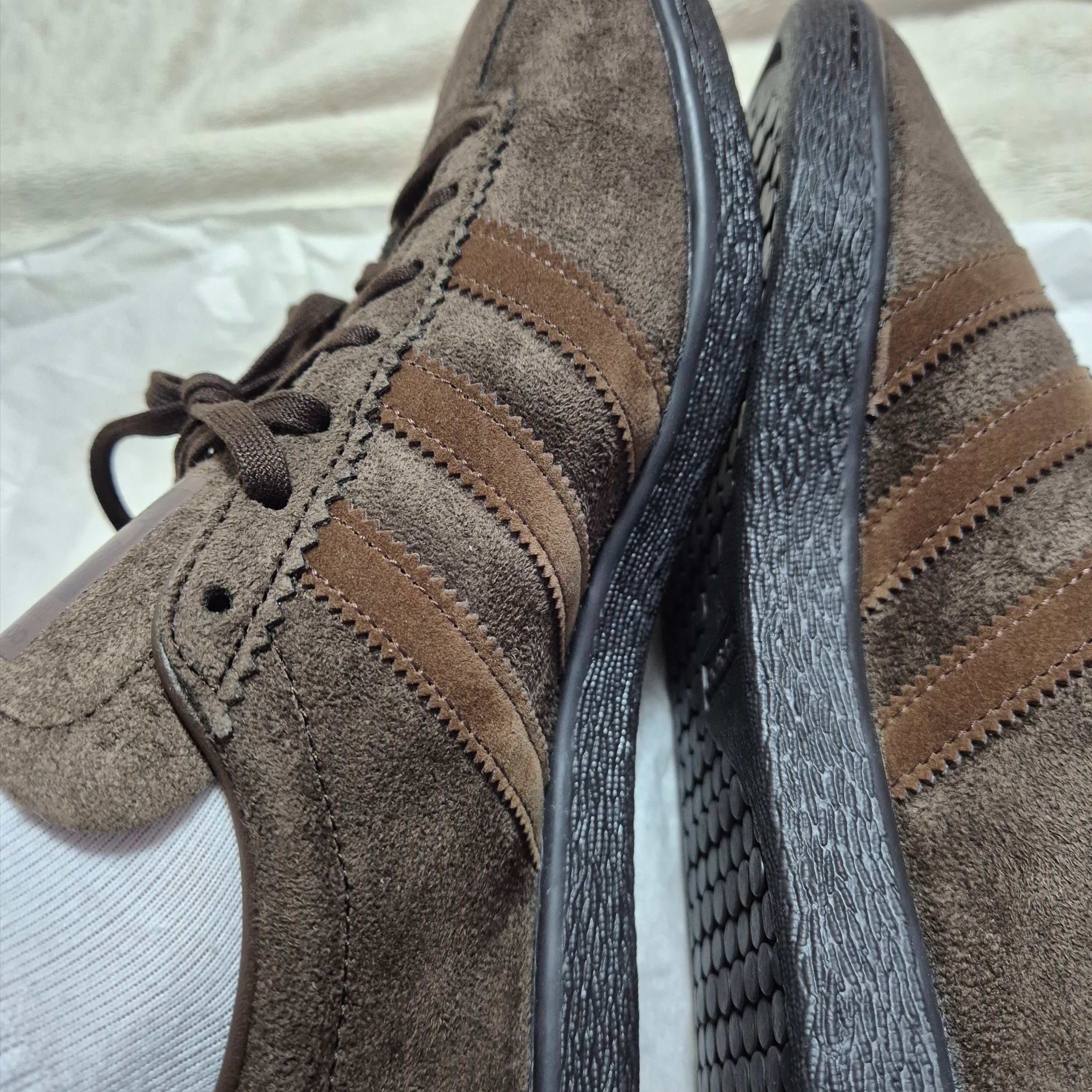 Adidas Tobacco Gruen Dark Brown 착용 스타일 - 3