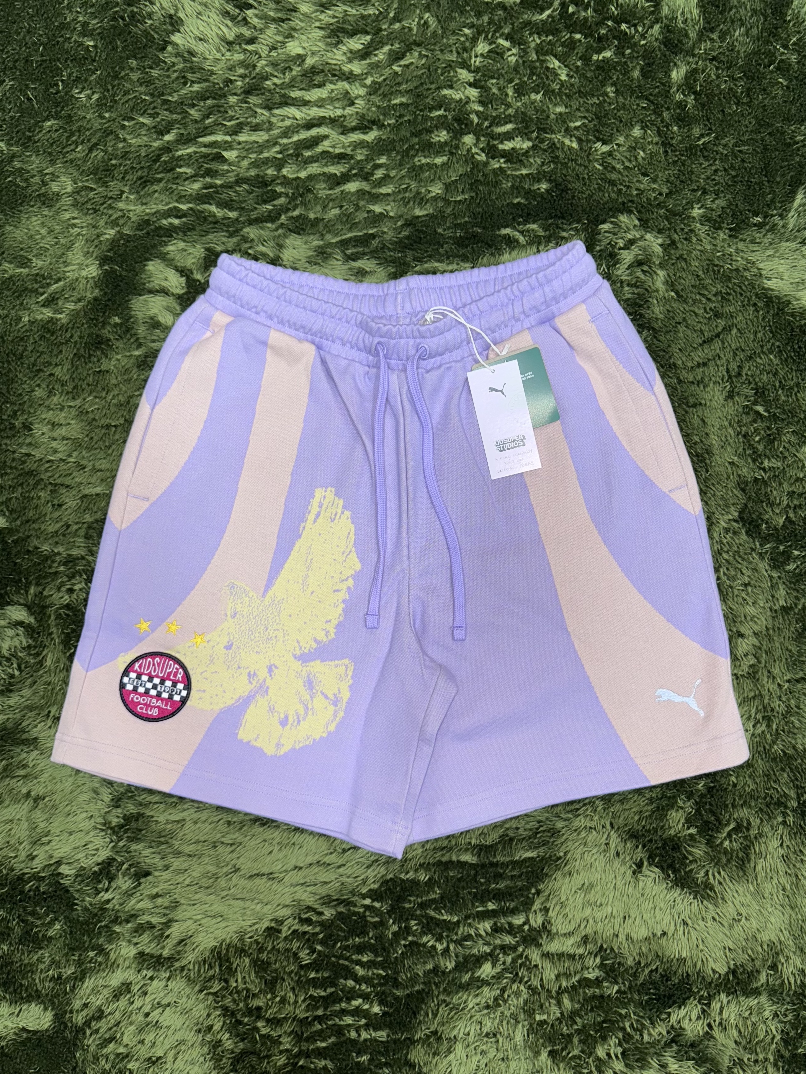 Puma x KidSuper Shorts Vivid Violet 착용 스타일 - 1