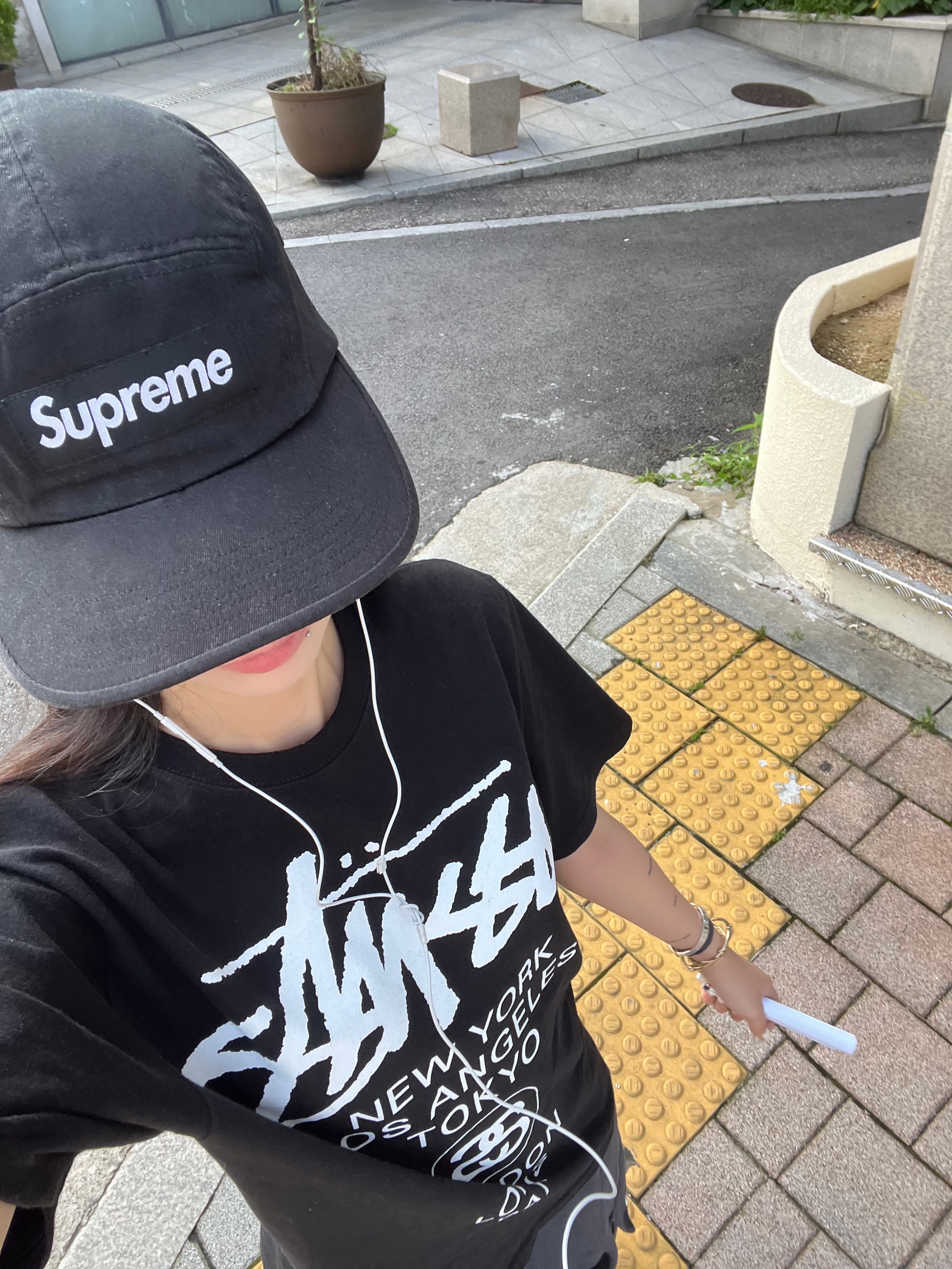 Stussy World Tour T-Shirt Black 2023, Stussy World Tour T-Shirt Black 착용 스타일