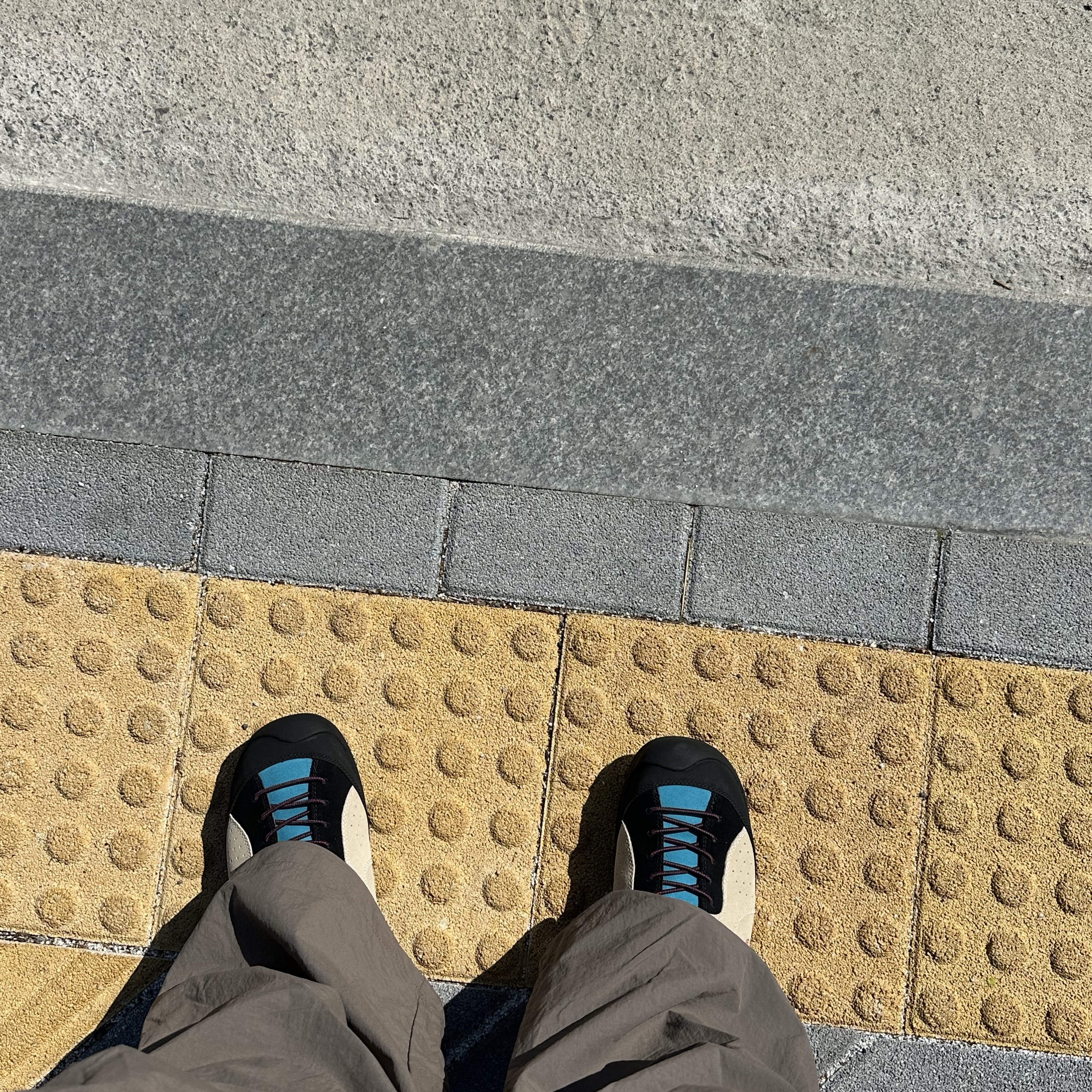 Keen Jasper Rocks SP Sneakers Beige 착용 스타일