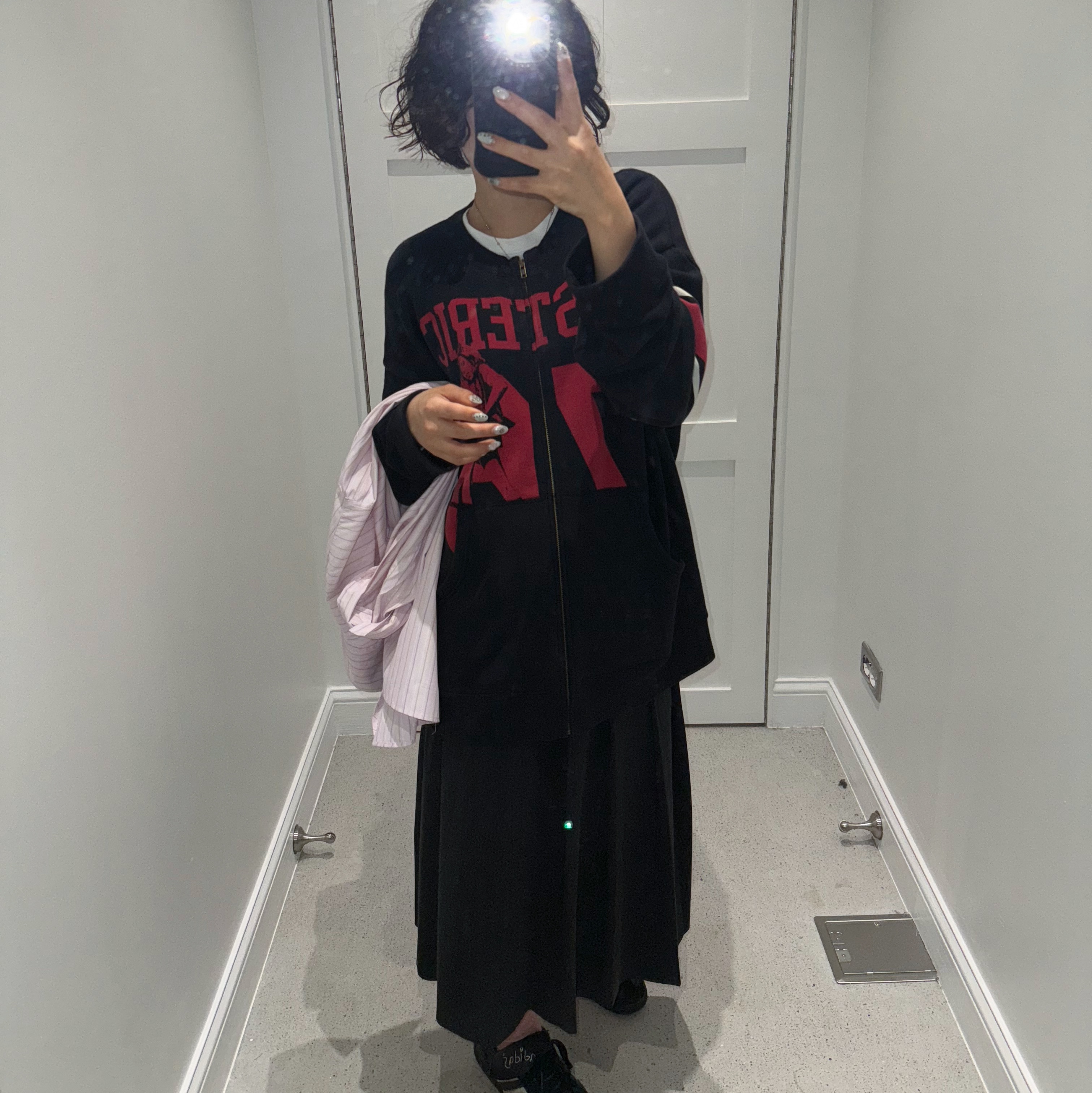 (W) Hysteric Glamour Hysteric 76 Oversized Jumper Black 착용 스타일