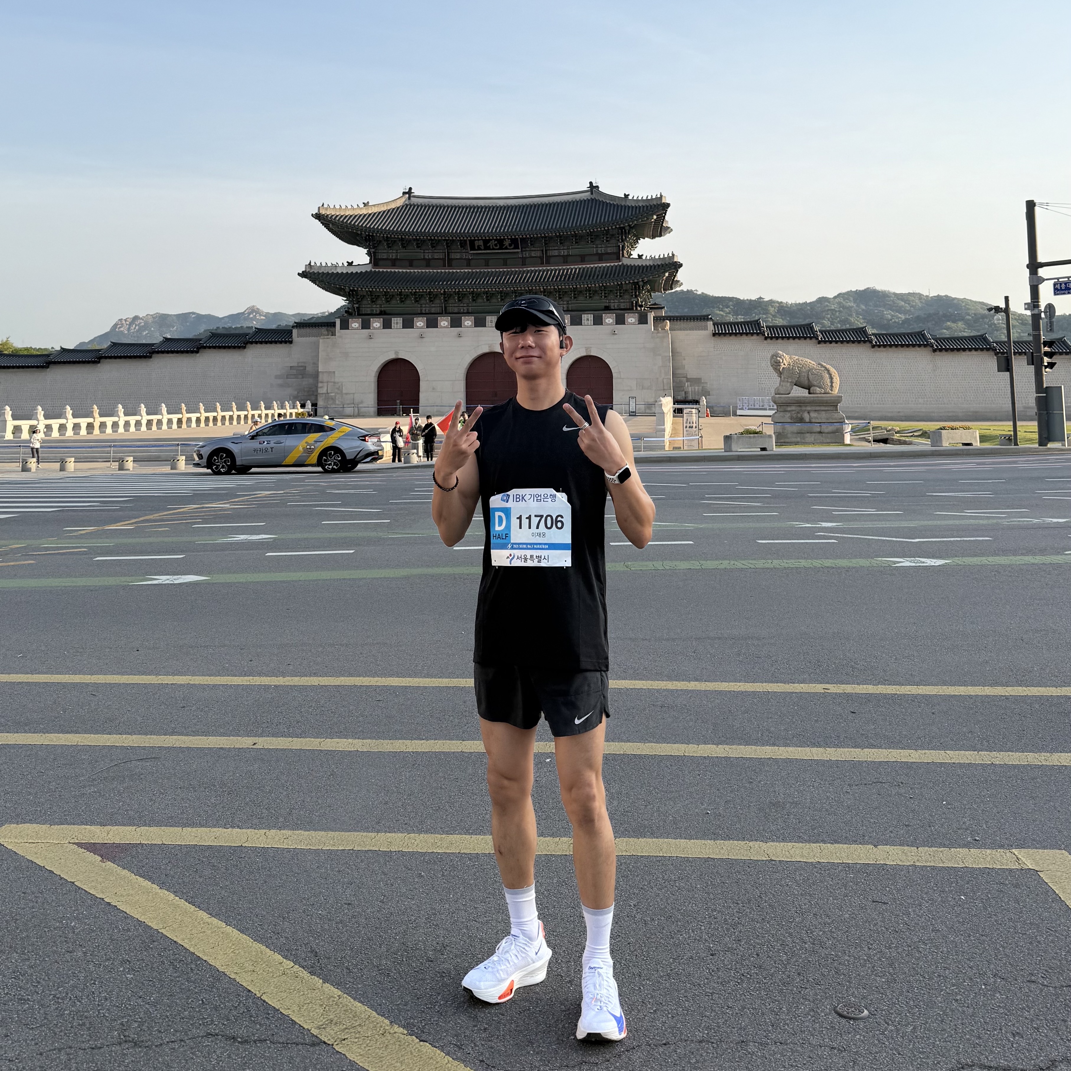 Supreme x Nike Running Hat Black - 25SS, Nike Dri-Fit Legend Sleeveless Fitness T-Shirt Black - Asia 착용 스타일 - 2