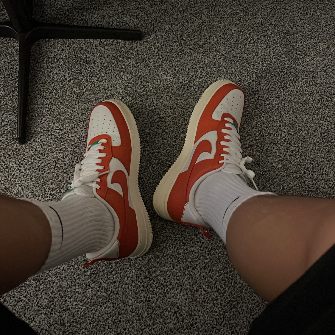 Nike Air Force 1 '07 LV8 Pojangmacha 착용 스타일