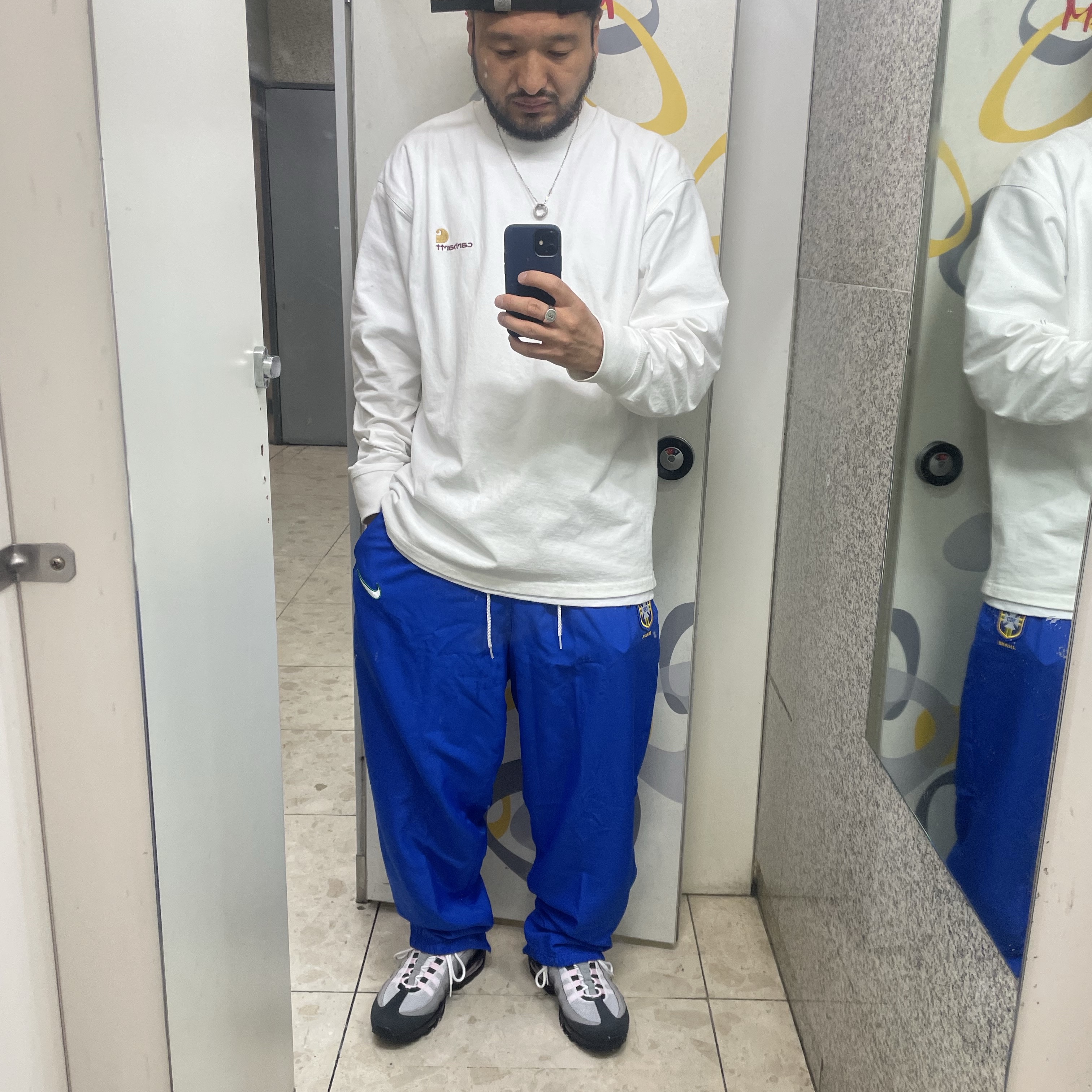 Nike Brazil 1998 Reissue Soccer Replica Track Pants Lyon Blue (FZ6716-438) 착용 스타일