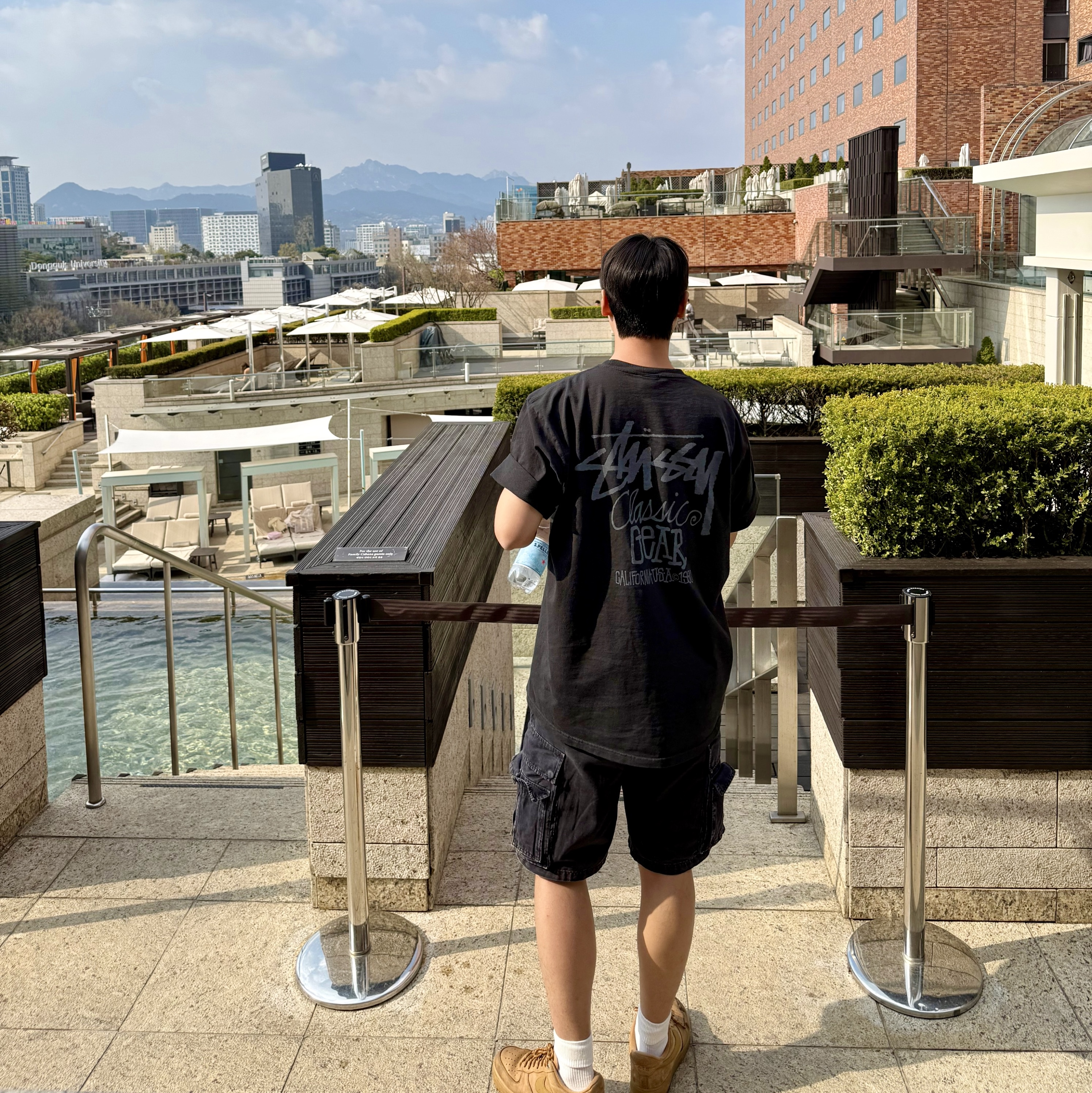 Stussy Pigment Dyed Classic Gear T-Shirt Black 착용 스타일 - 2