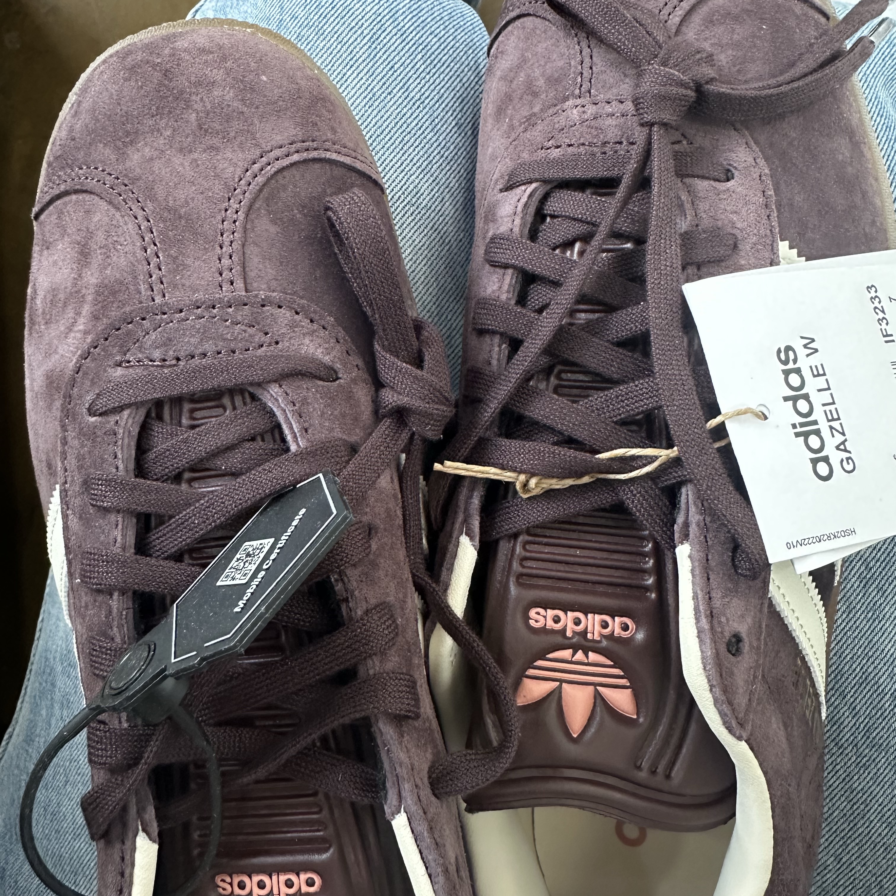 (W) Adidas Gazelle Shadow Brown 착용 스타일 - 3