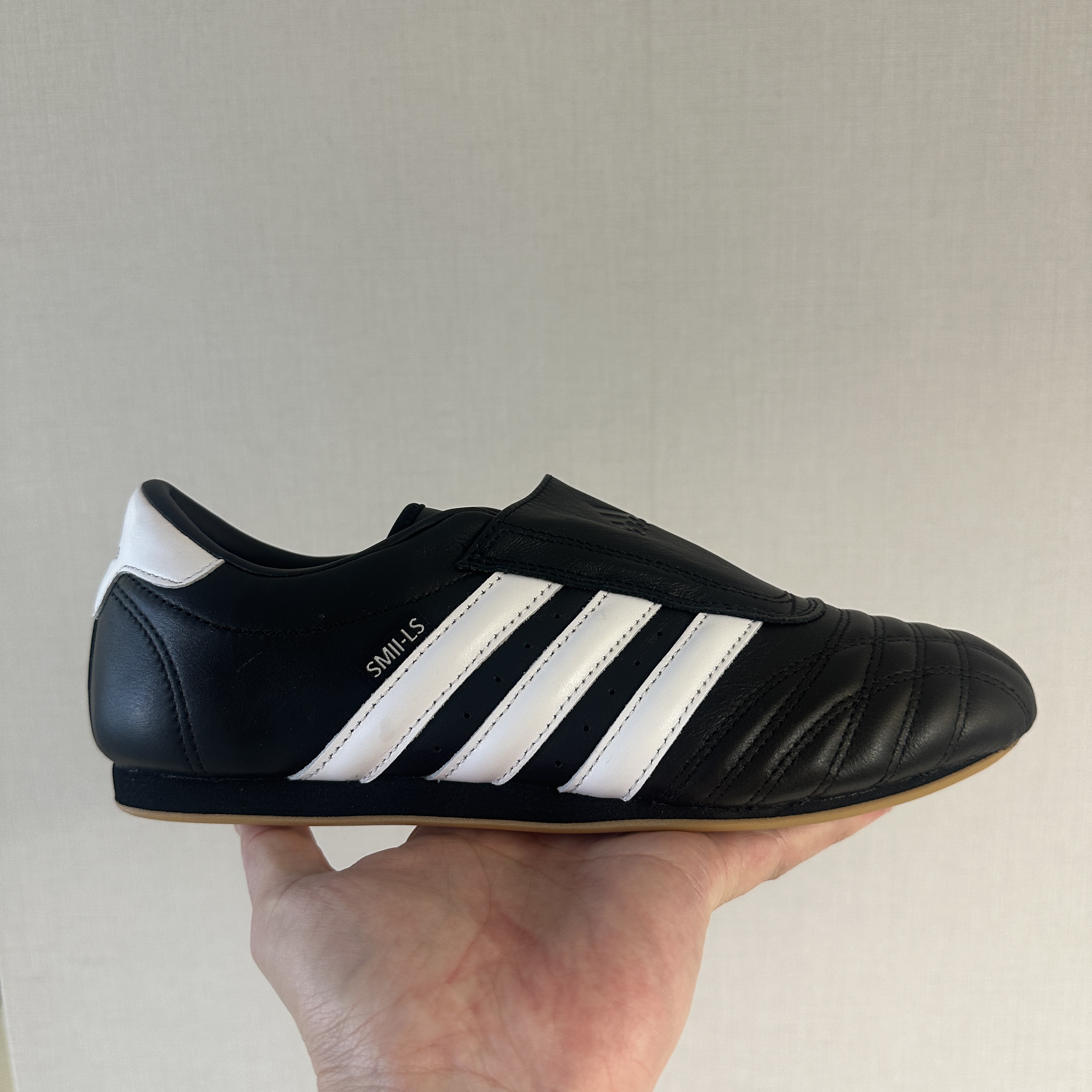 (W) Adidas Taekwondo Core Black Cloud White 착용 스타일