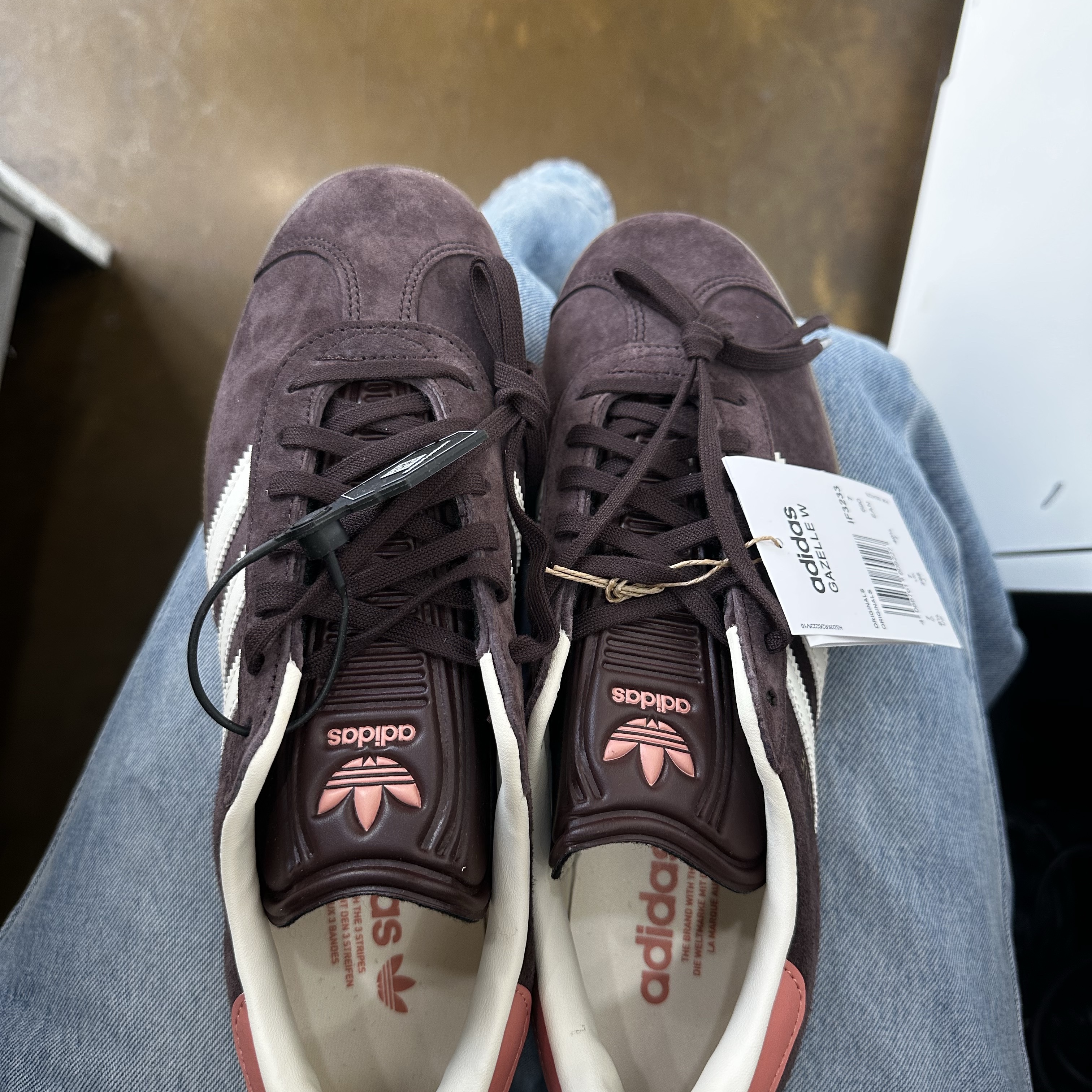 (W) Adidas Gazelle Shadow Brown 착용 스타일 - 2