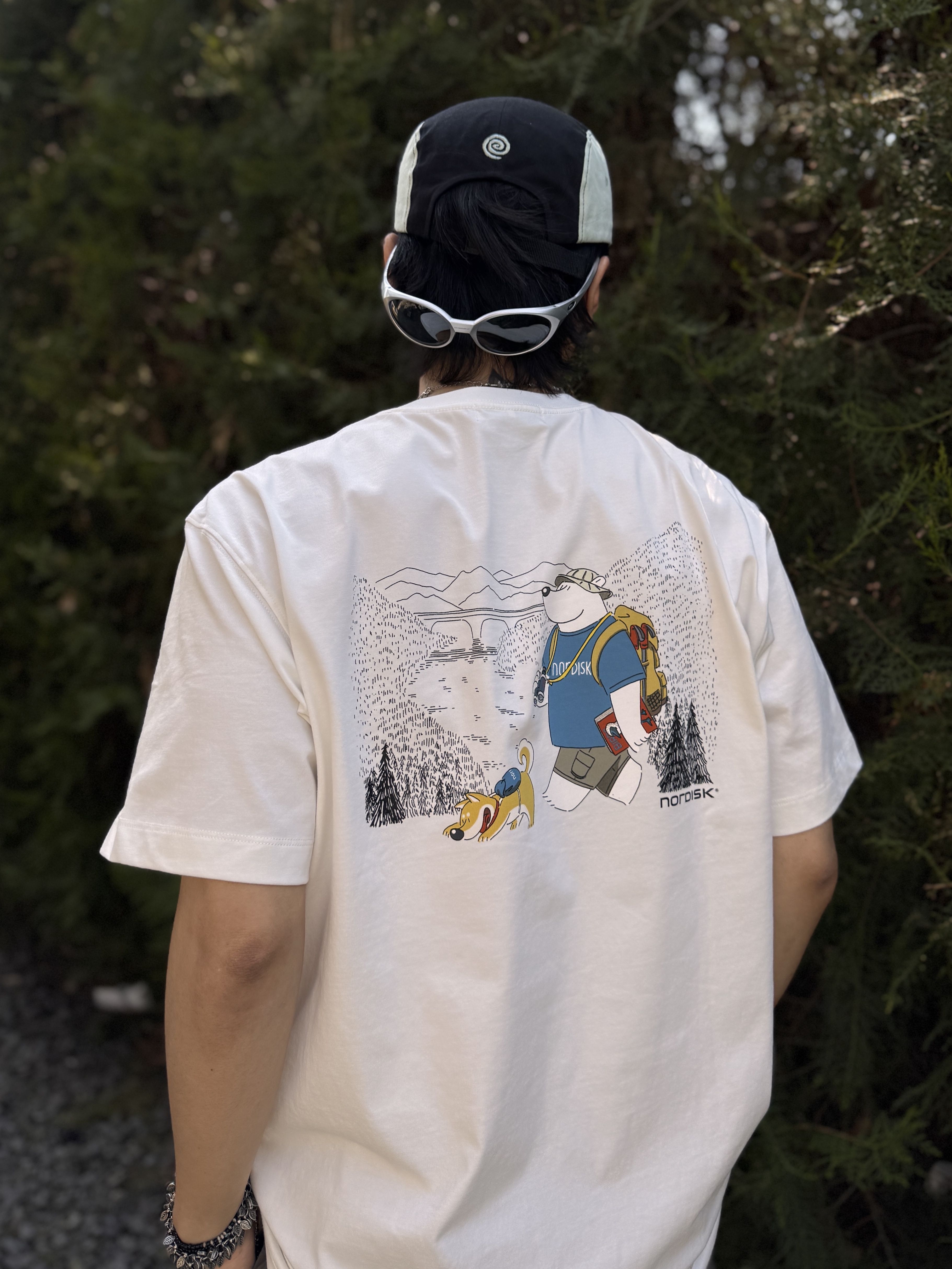On Running x Post Archive Faction (Paf) Cloudmonster 2 Seedling White, Oakley Eye Jacket Redux Silver Frame Prizm Black Polarized Lenses High Bridge Fit 착용 스타일 - 2