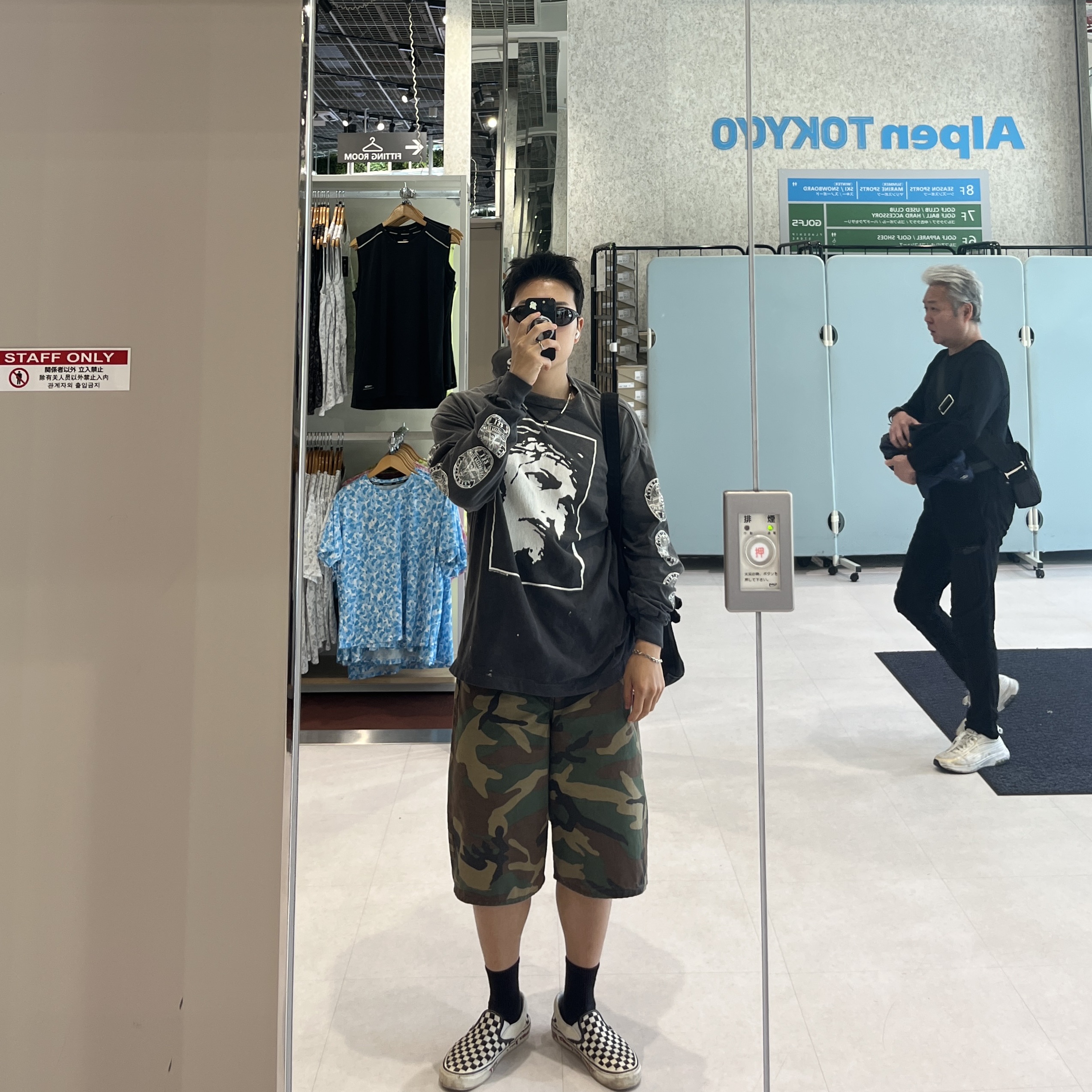 Oakley Eye Jacket Redux Matte Black Frame Prizm Grey Lenses High Bridge Fit, Vans x Fast Times Slip-On 98 DX Anaheim Factory Classic Checkerboard 착용 스타일