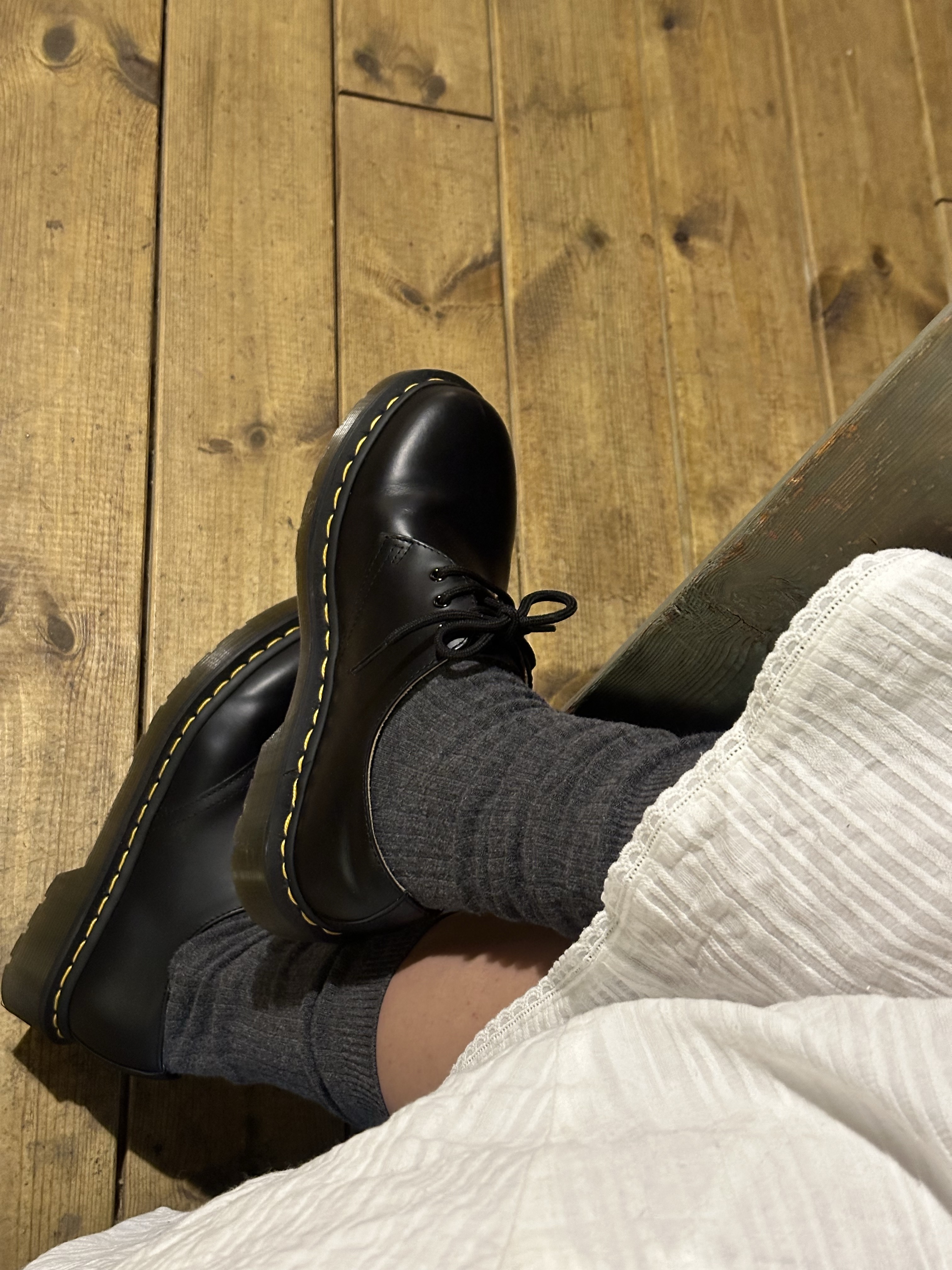 Dr. Martens 1461 Smooth Black 착용 스타일 - 1