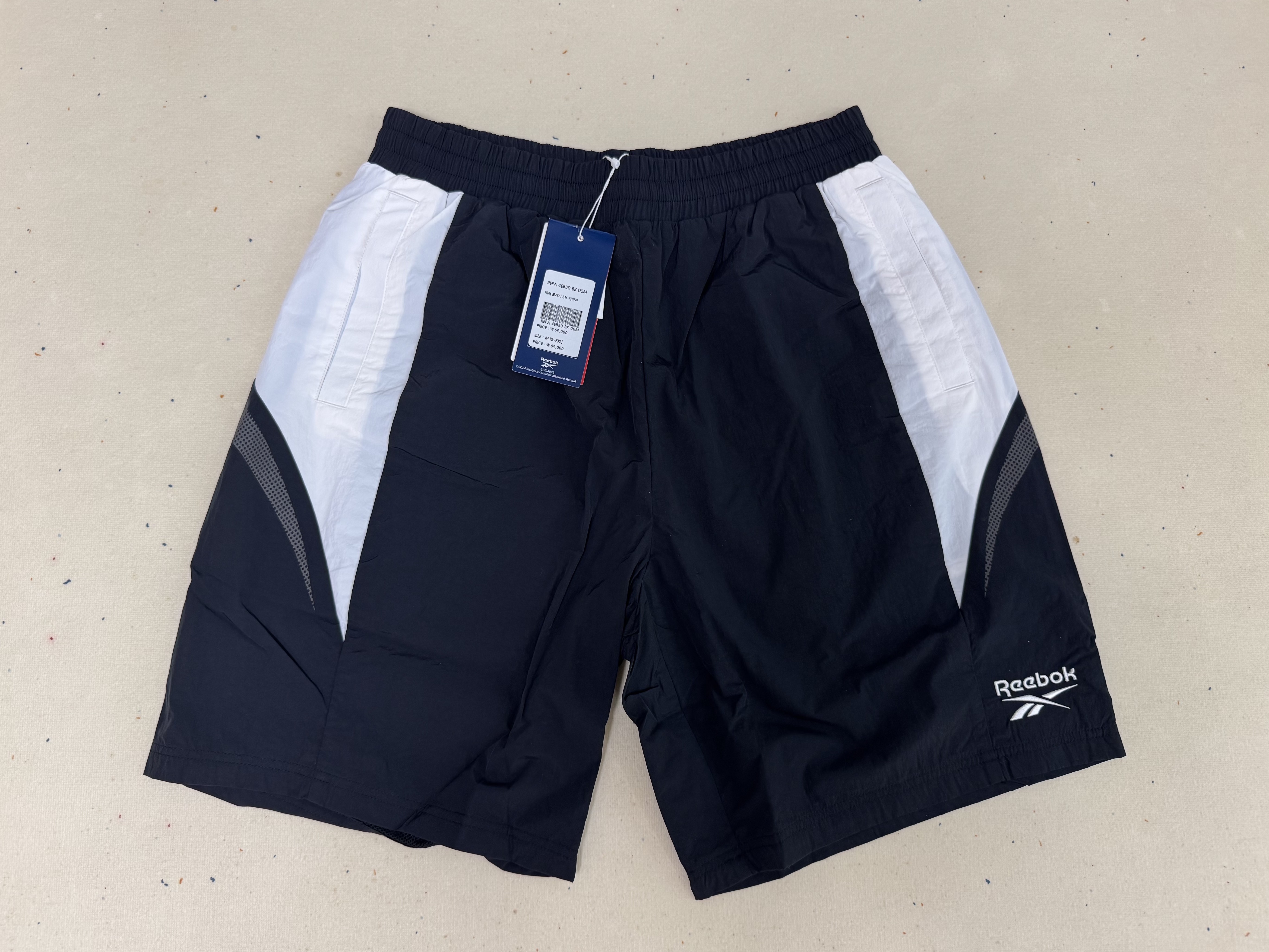 Reebok Vector Flash Shorts Black 착용 스타일