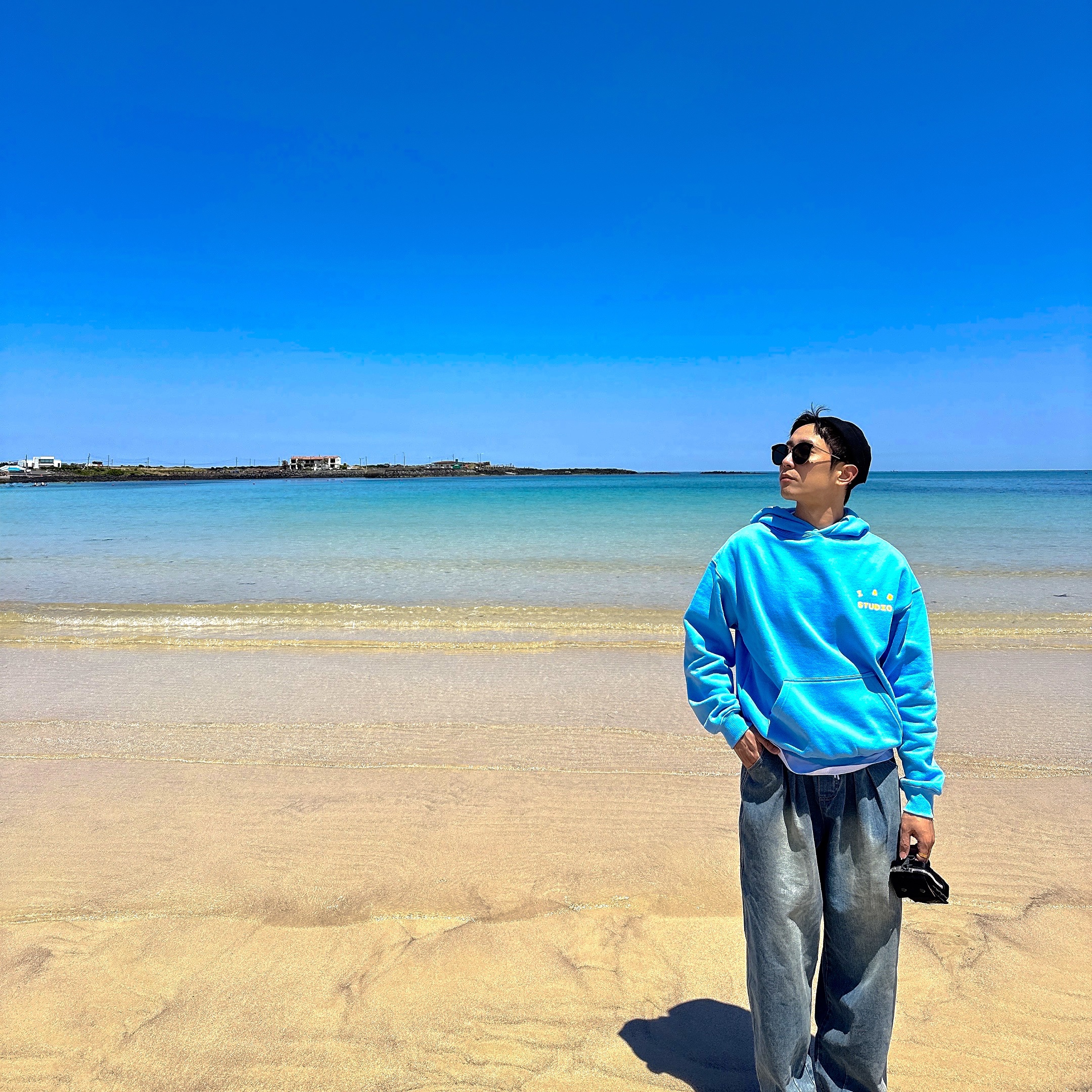 IAB Studio Hoodie Sky Blue Lemon, Nike Air Force 1 '07 Low Triple Black 착용 스타일