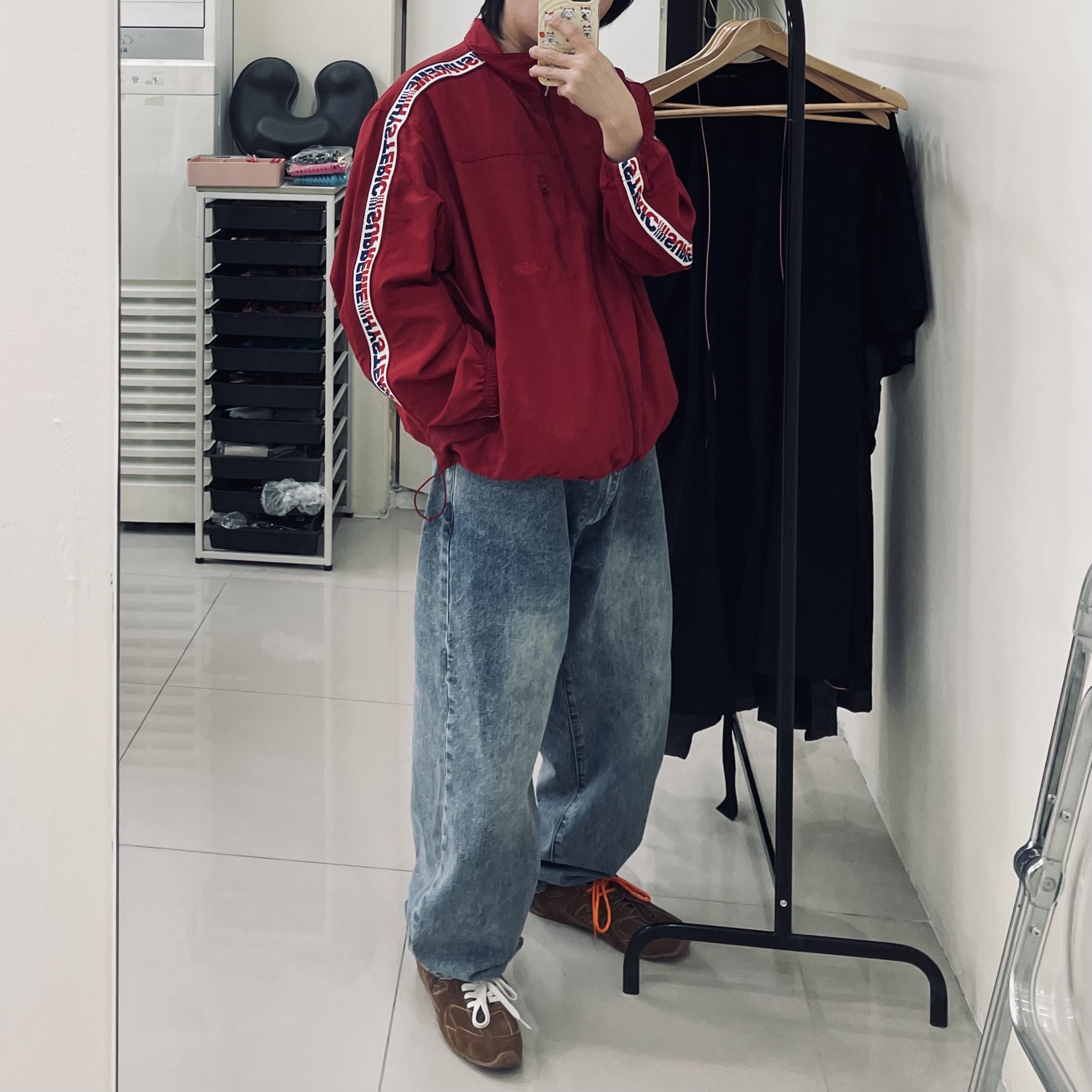 (W) New Balance x Miu Miu 530 Suede Mesh Sneakers Cinnamon, Palace EL Script P90 Baggy Jean Stone Wash - 24FW 착용 스타일