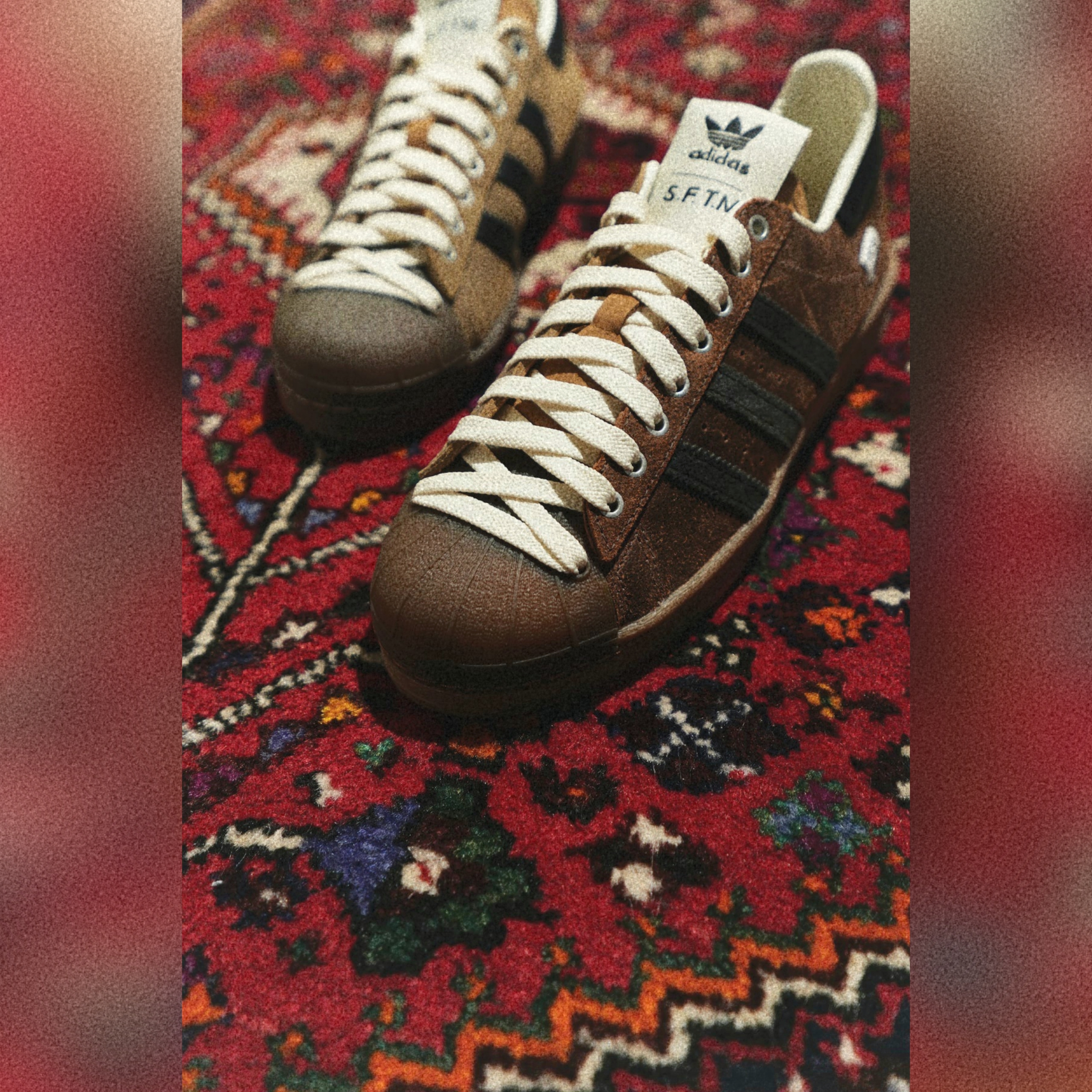 Adidas x Song for the Mute Superstar 82 Khaki Core Black 착용 스타일