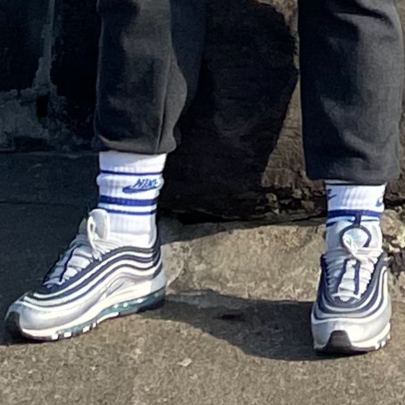 Nike Air Max 97 OG Metallic Silver and Chlorine Blue 착용 스타일