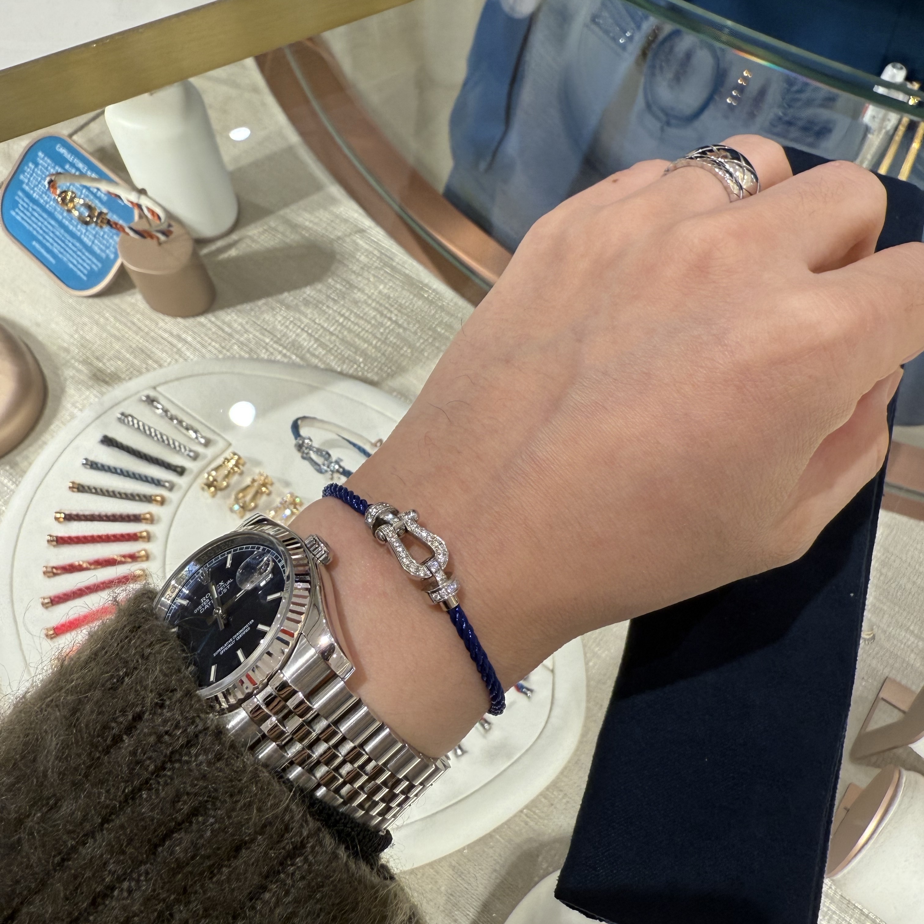 Fred Force 10 Steel Cable Bracelet Medium 18K White Gold 착용 스타일 - 1