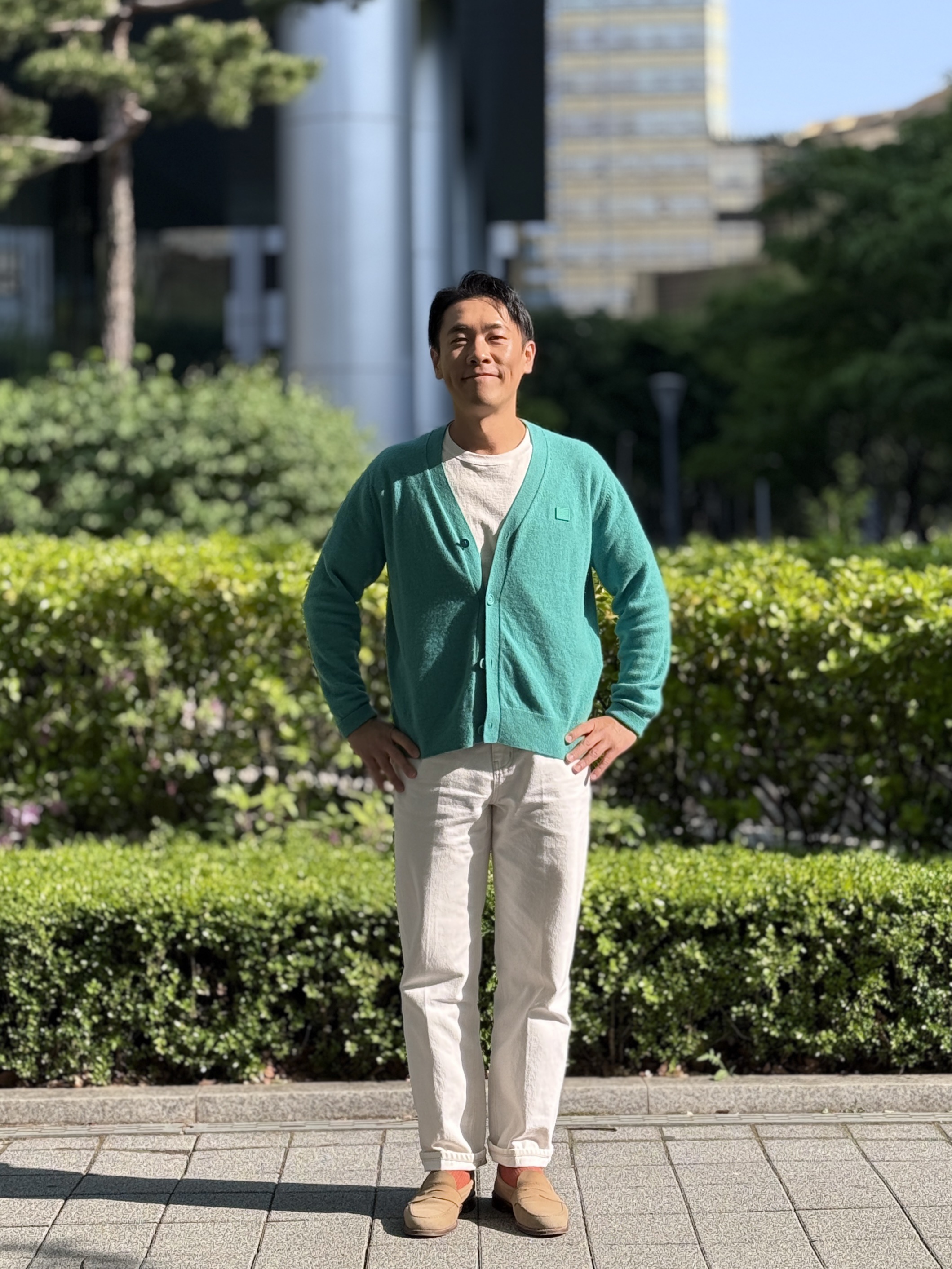 Acne Studios Kev Face Garment Dyed V-Neck Cardigan Jade Green, Alden 6244 Suede Unlined Penny Loafer Tan - D 착용 스타일 - 1