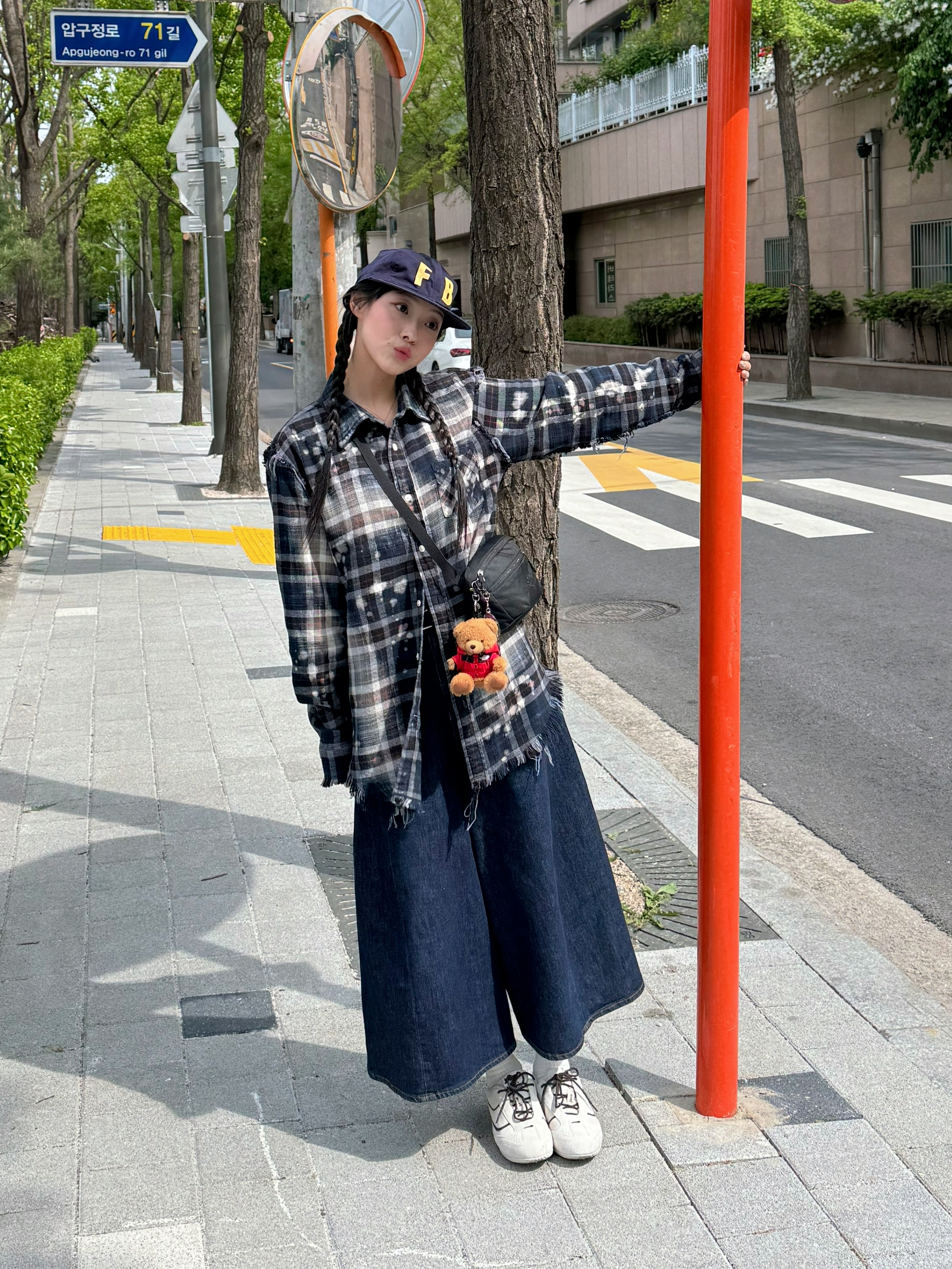 Arc'teryx Mantis 1 Waistpack Black II, (W) R13 Shredded Seam Drop Neck Shirt Bleach Printed Plaid 착용 스타일 - 1