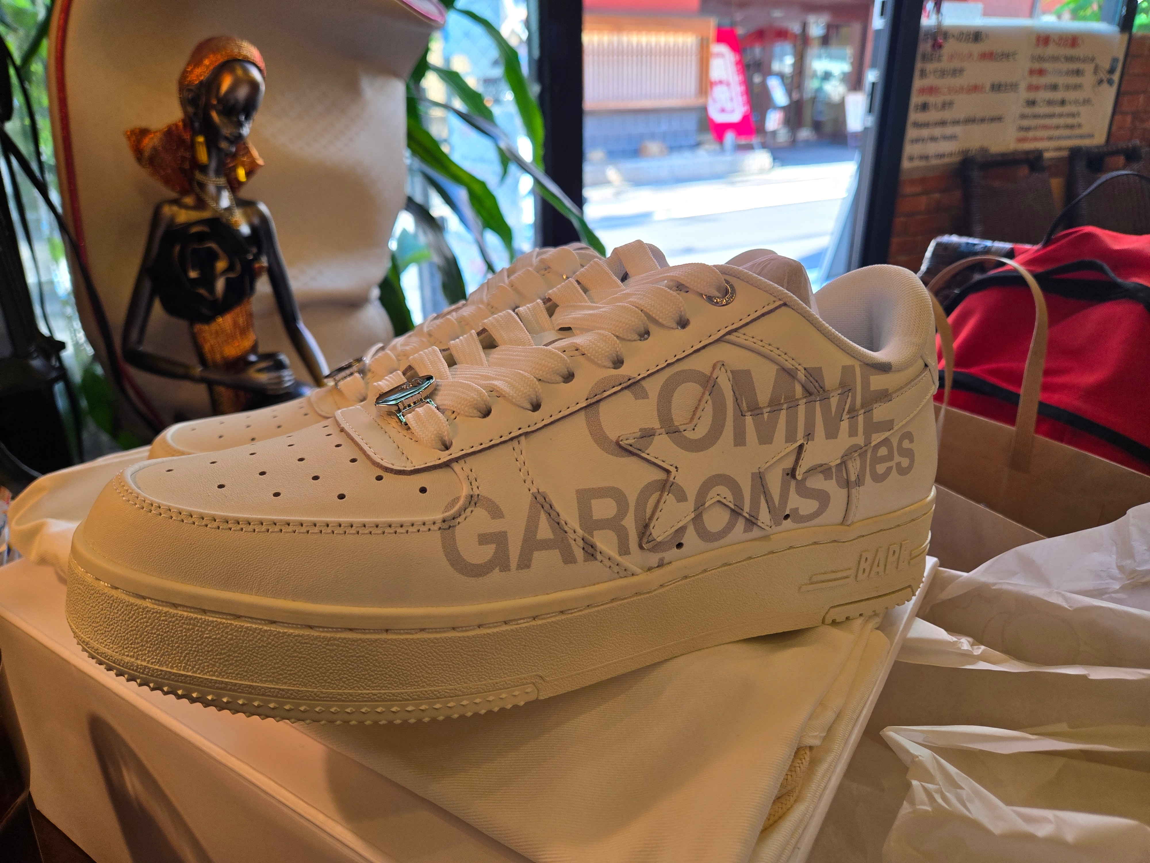 BAPE x Comme des Garcons Osaka Sta White 착용 스타일 - 1