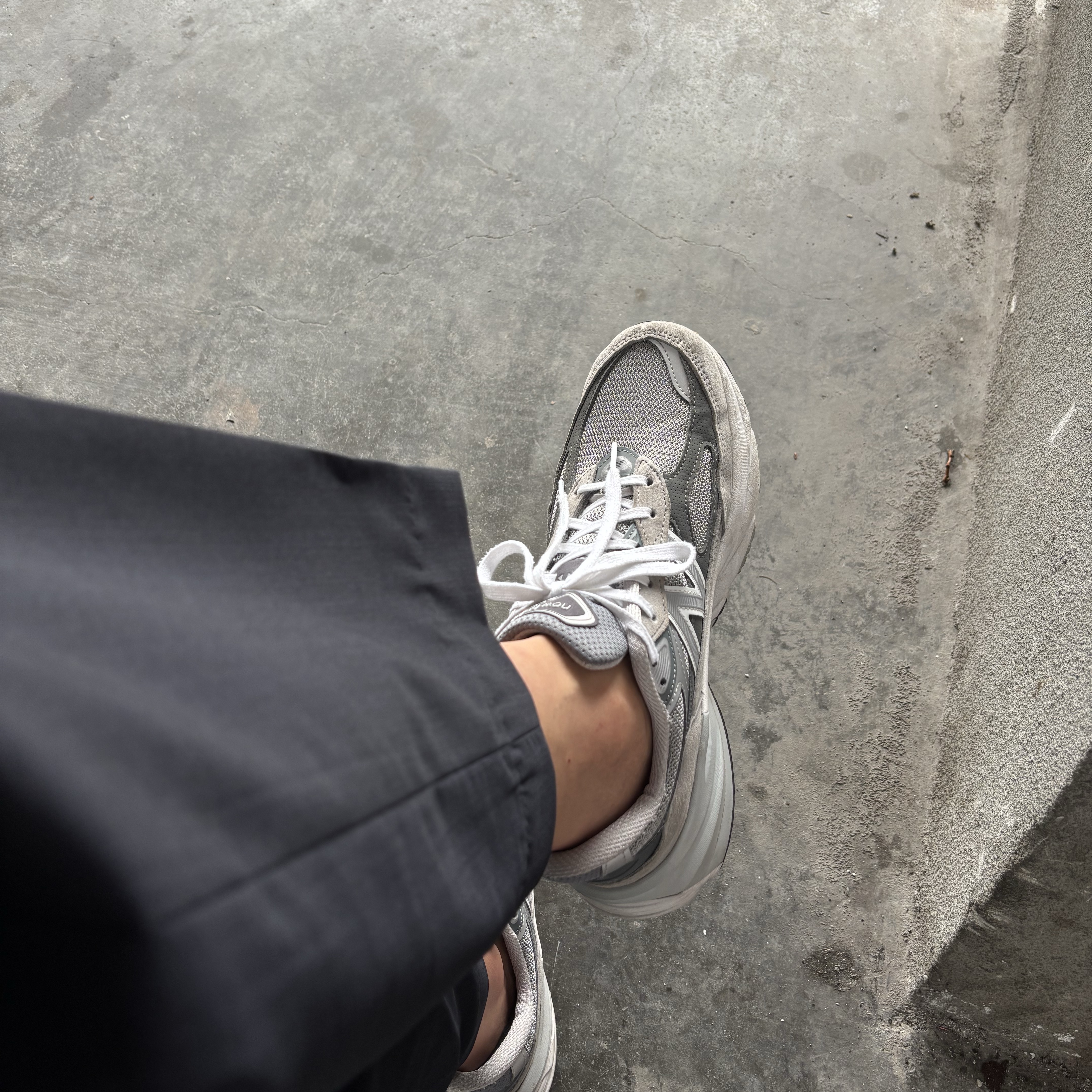 New Balance 990v6 Made in USA Grey - D Standard 착용 스타일