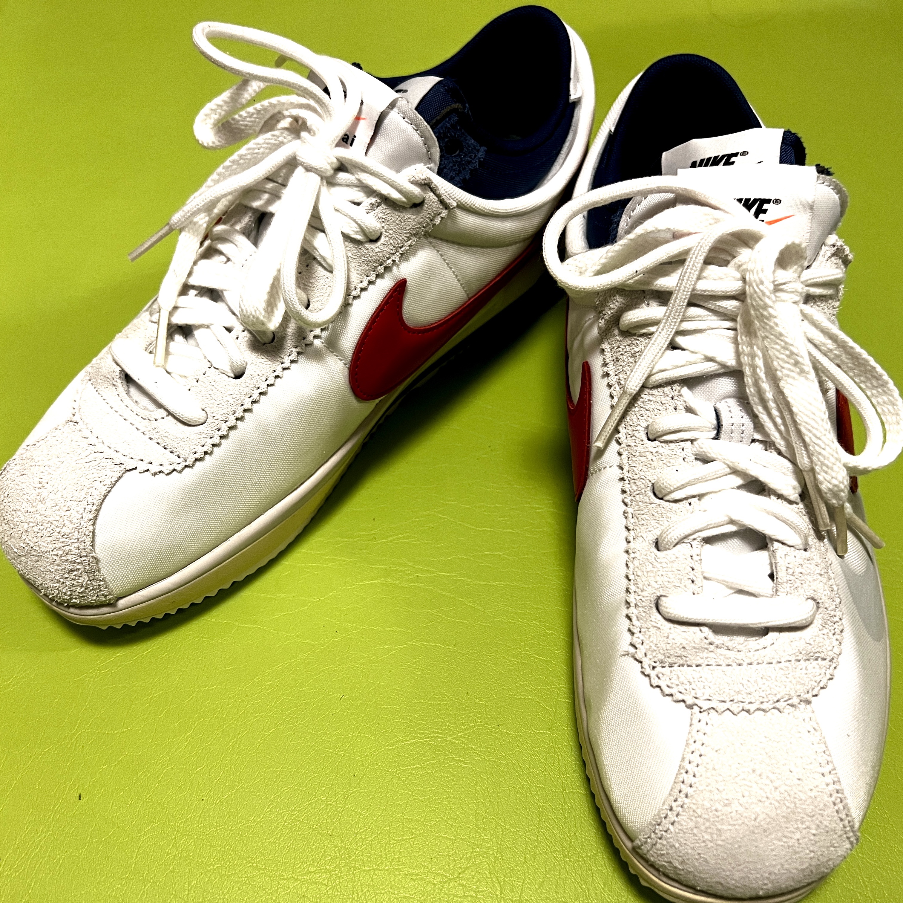 Nike x Sacai Zoom Cortez SP White and University Red 착용 스타일