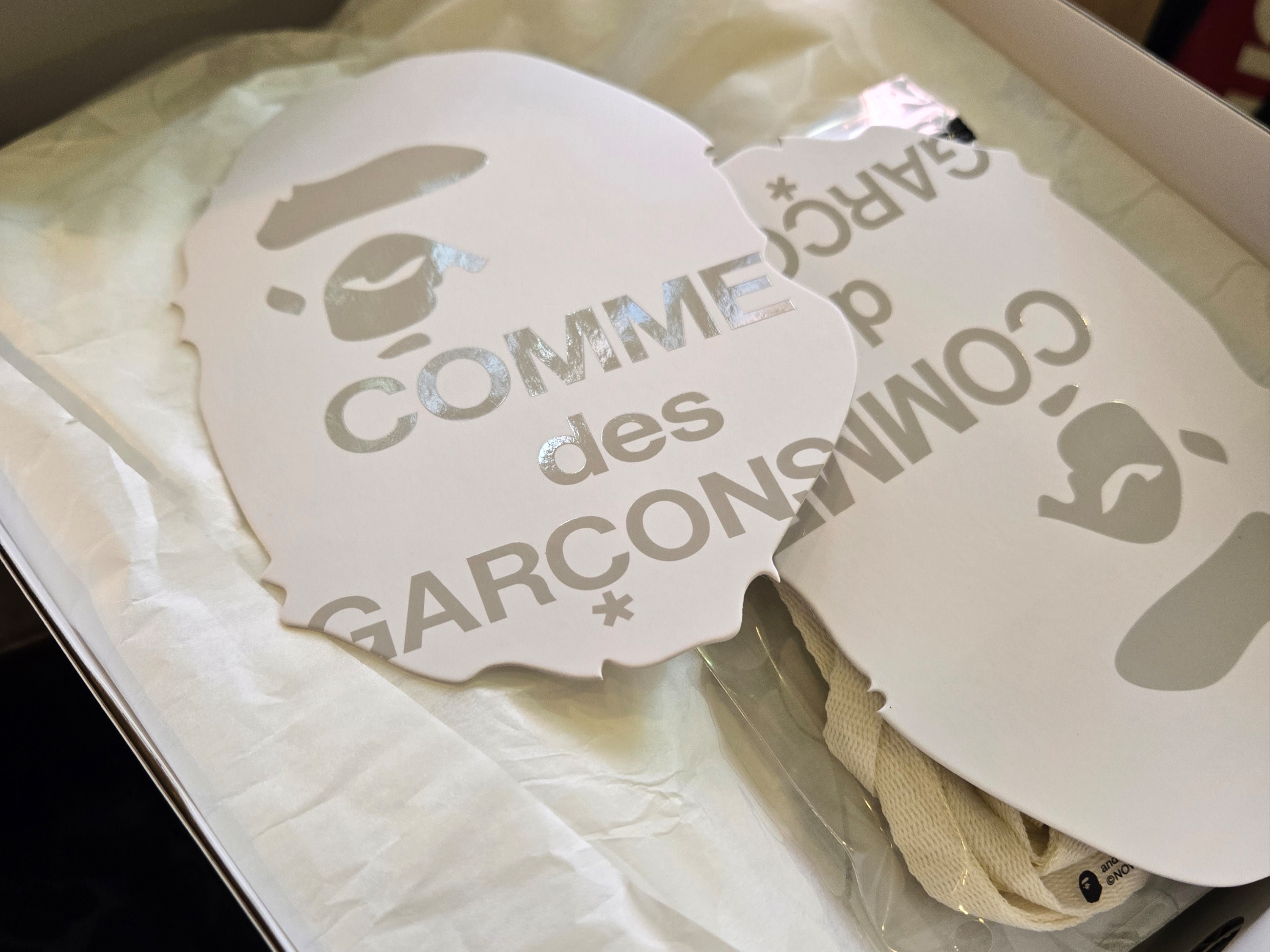 BAPE x Comme des Garcons Osaka Sta White 착용 스타일 - 4